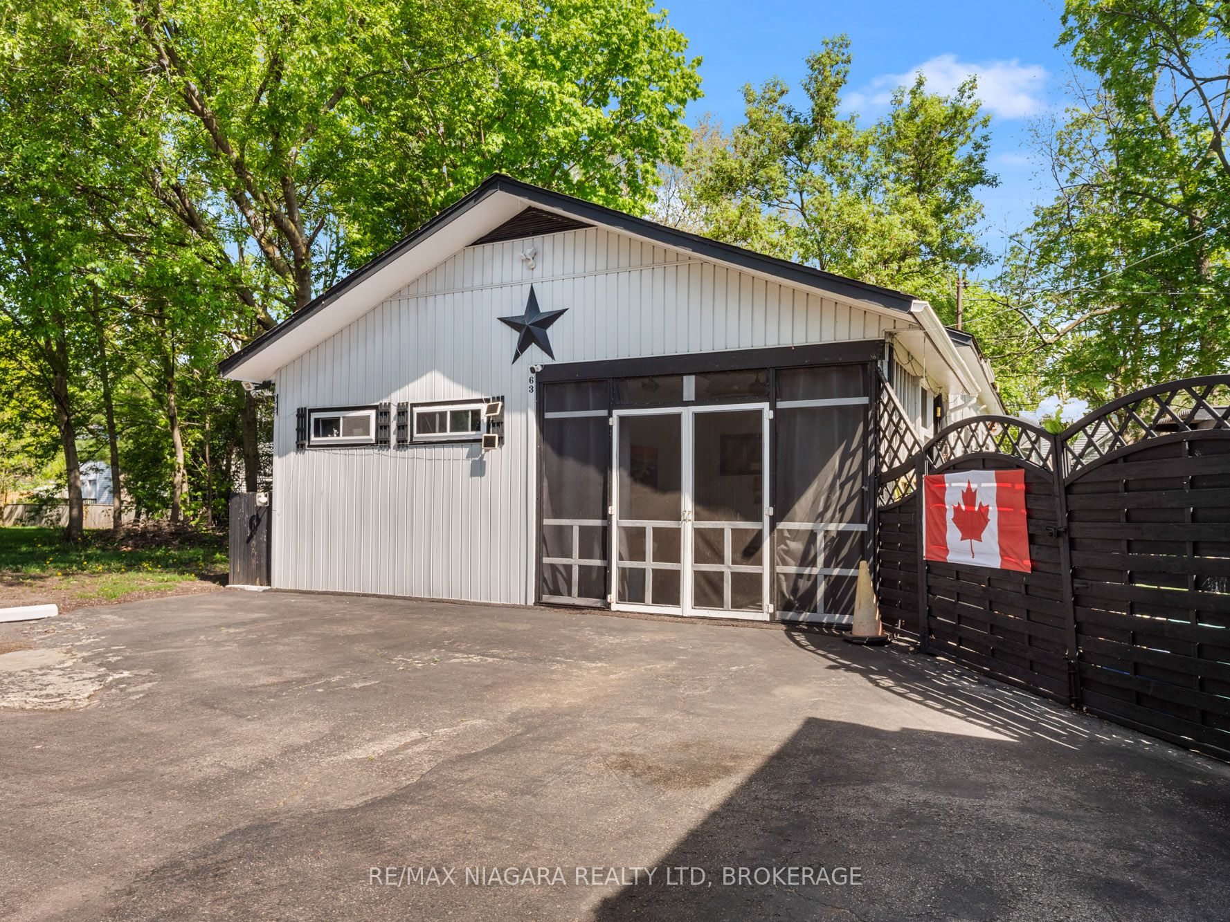 61 Queen Street, Fort Erie, ON L2A 1T7 photo 4