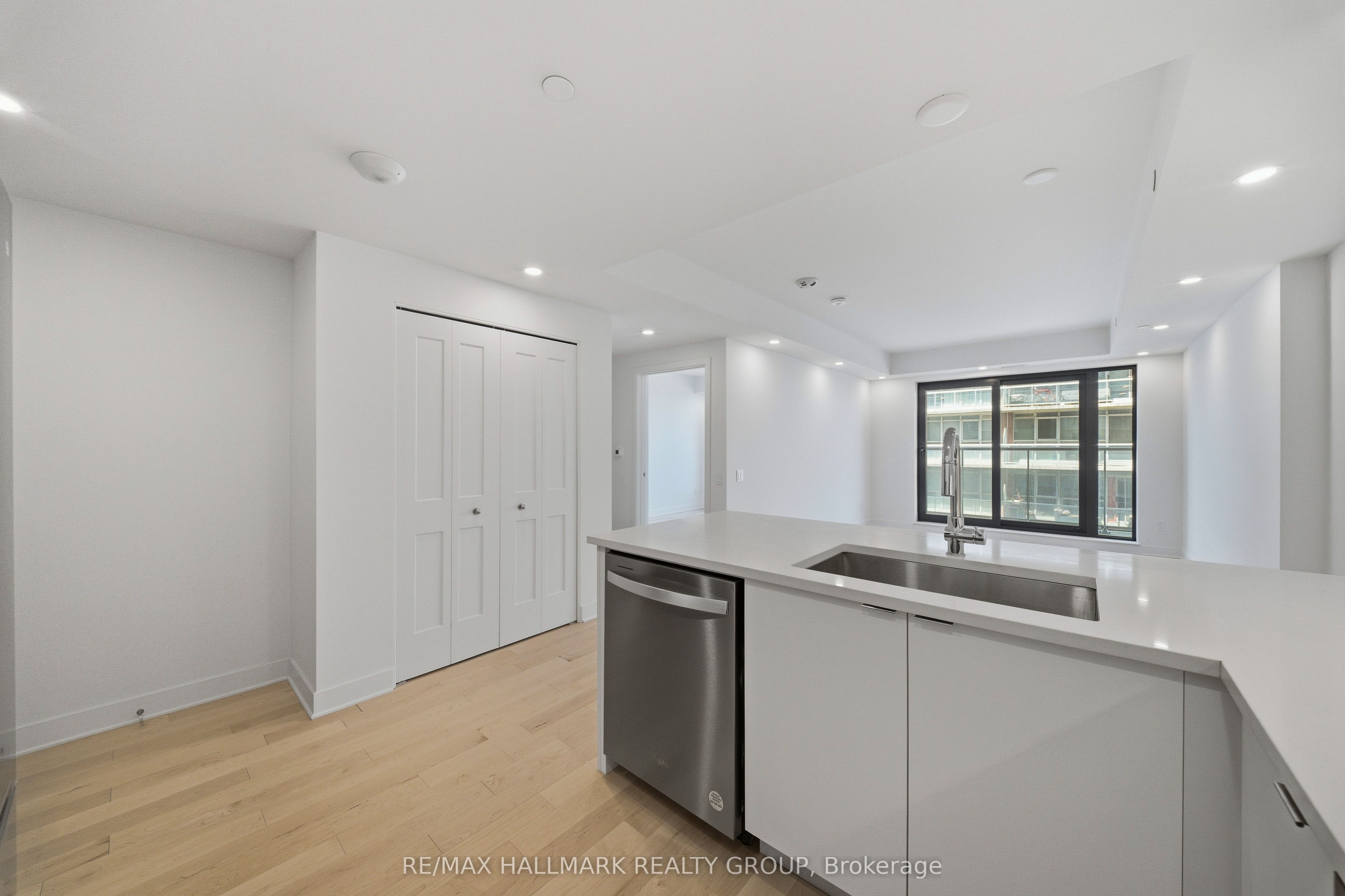 180 George Street 1703, Lower Town - Sandy Hill, ON K1N 0G8 photo 5