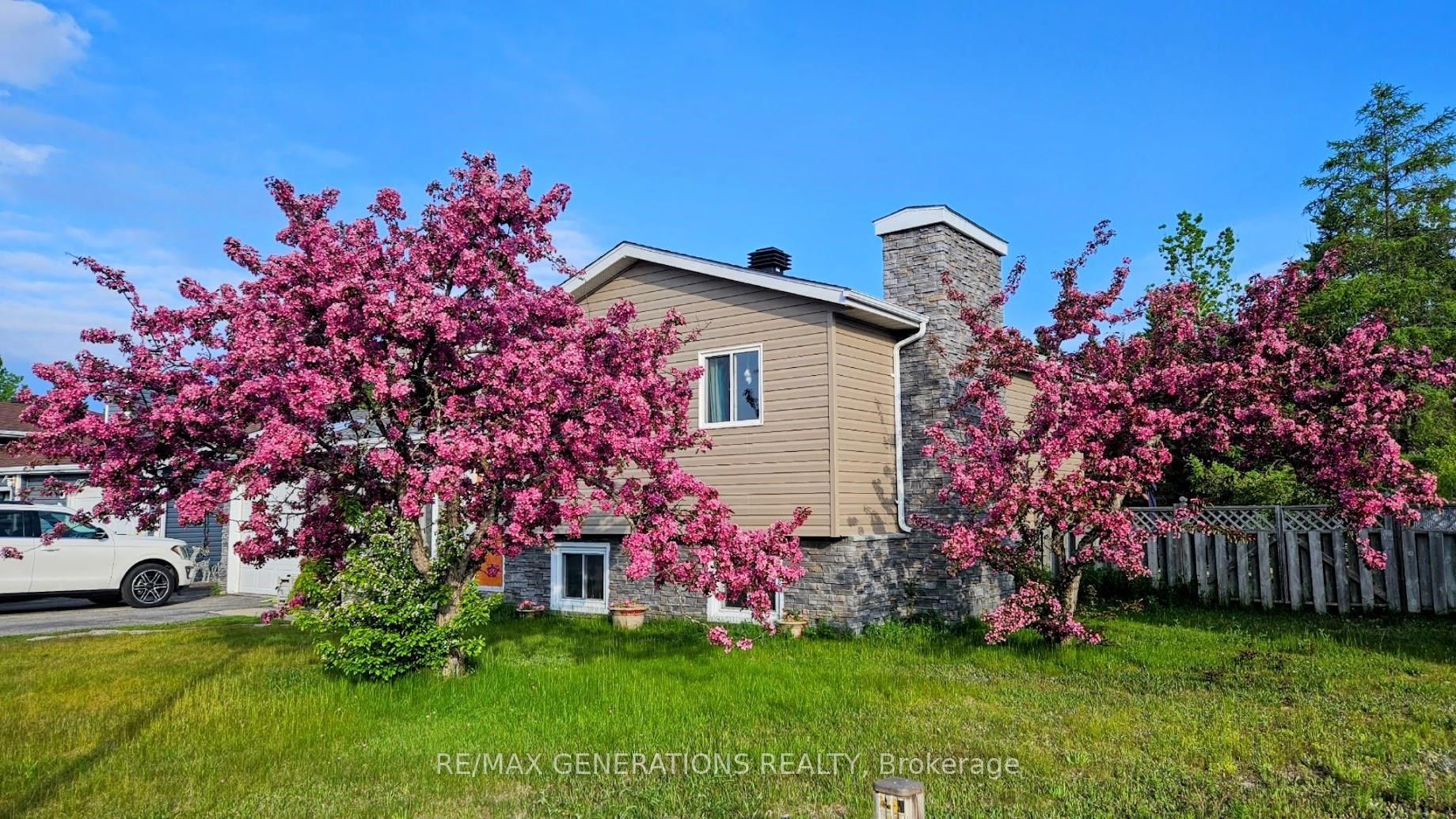 9 Michano Drive, Marathon, ON P0T 2E0