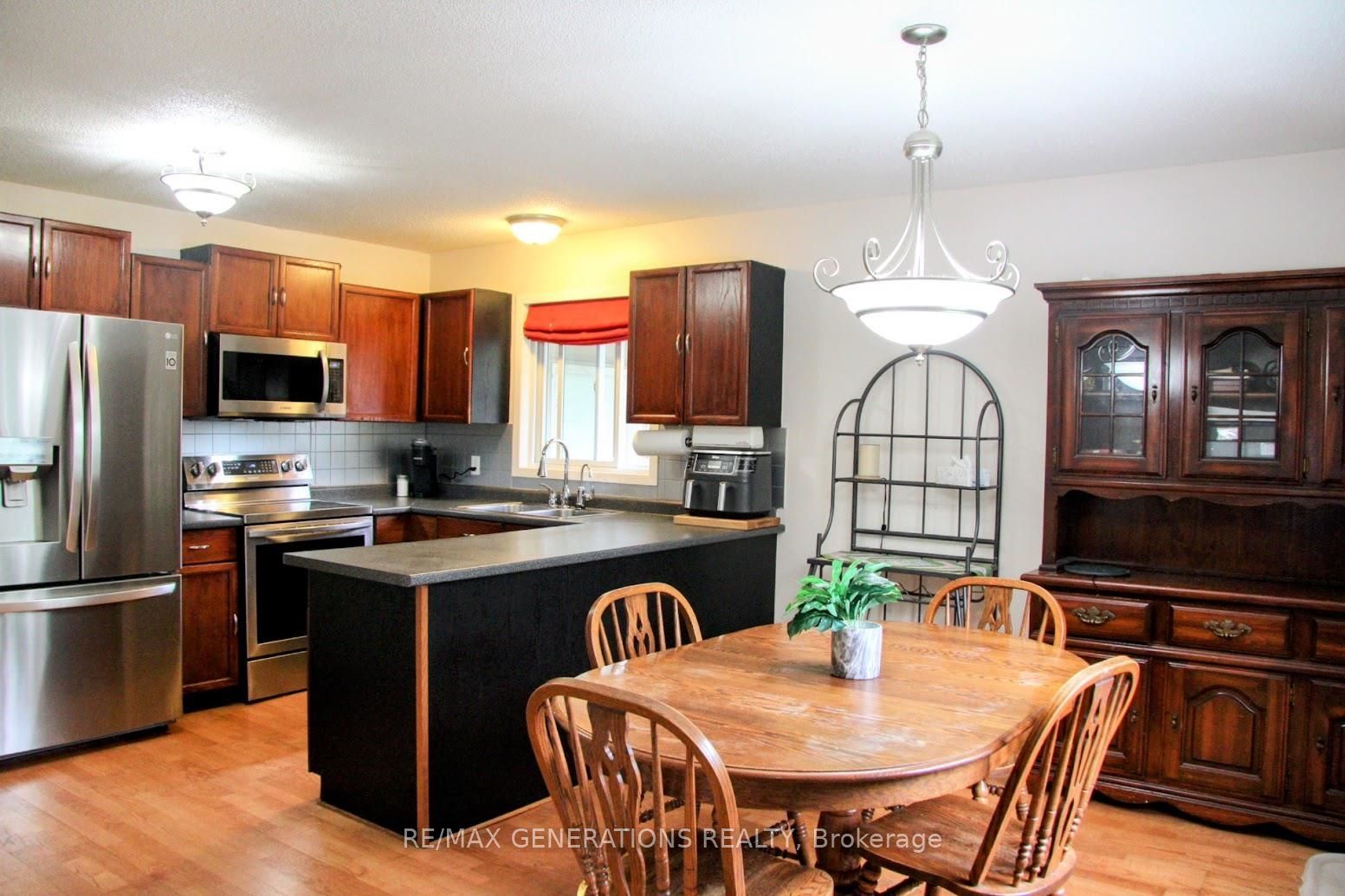 9 Michano Drive, Marathon, ON P0T 2E0 photo 3
