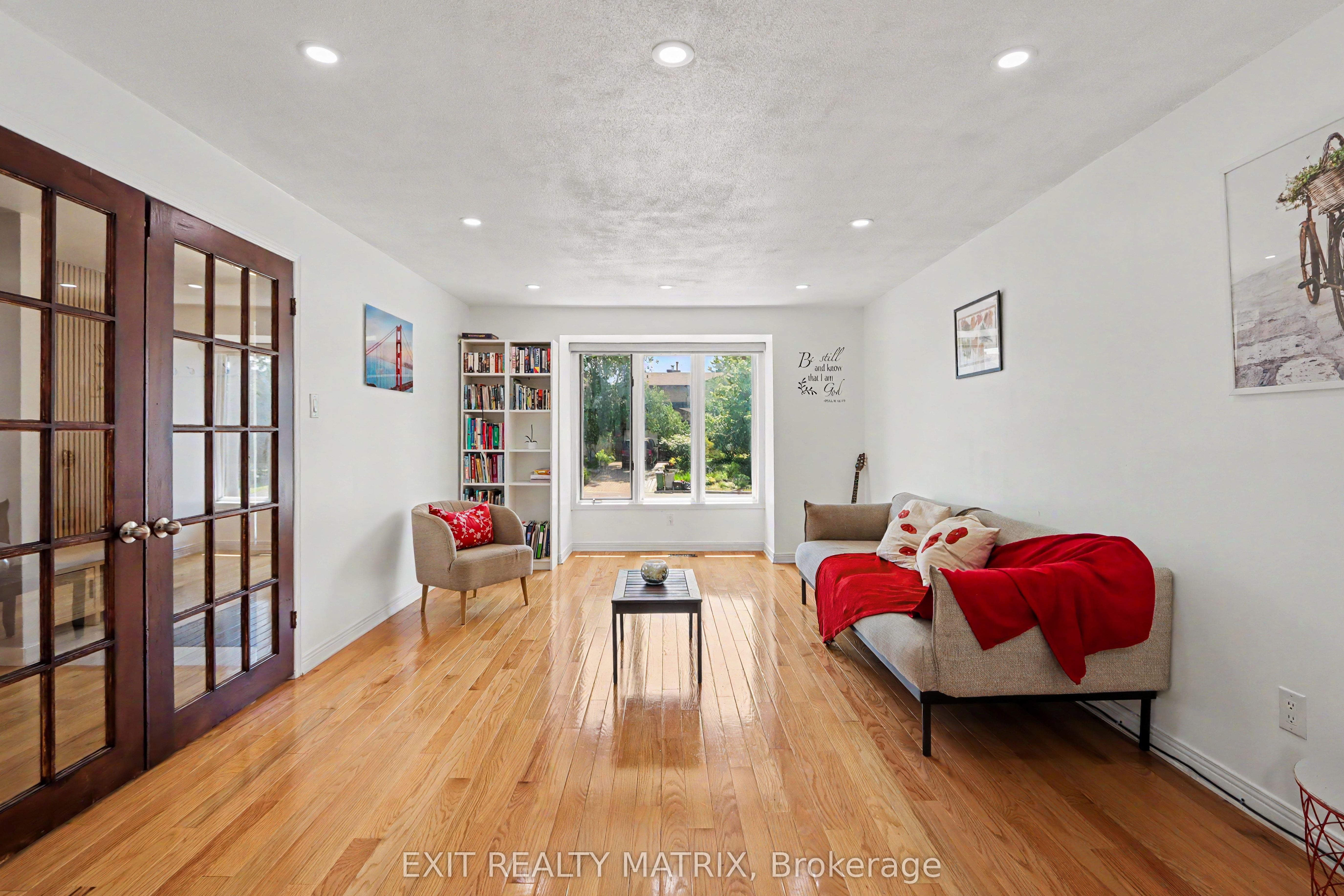 383 Viewmount Drive, Cityview - Parkwoods Hills - Rideau Shore, ON K2E 7R9 photo 3