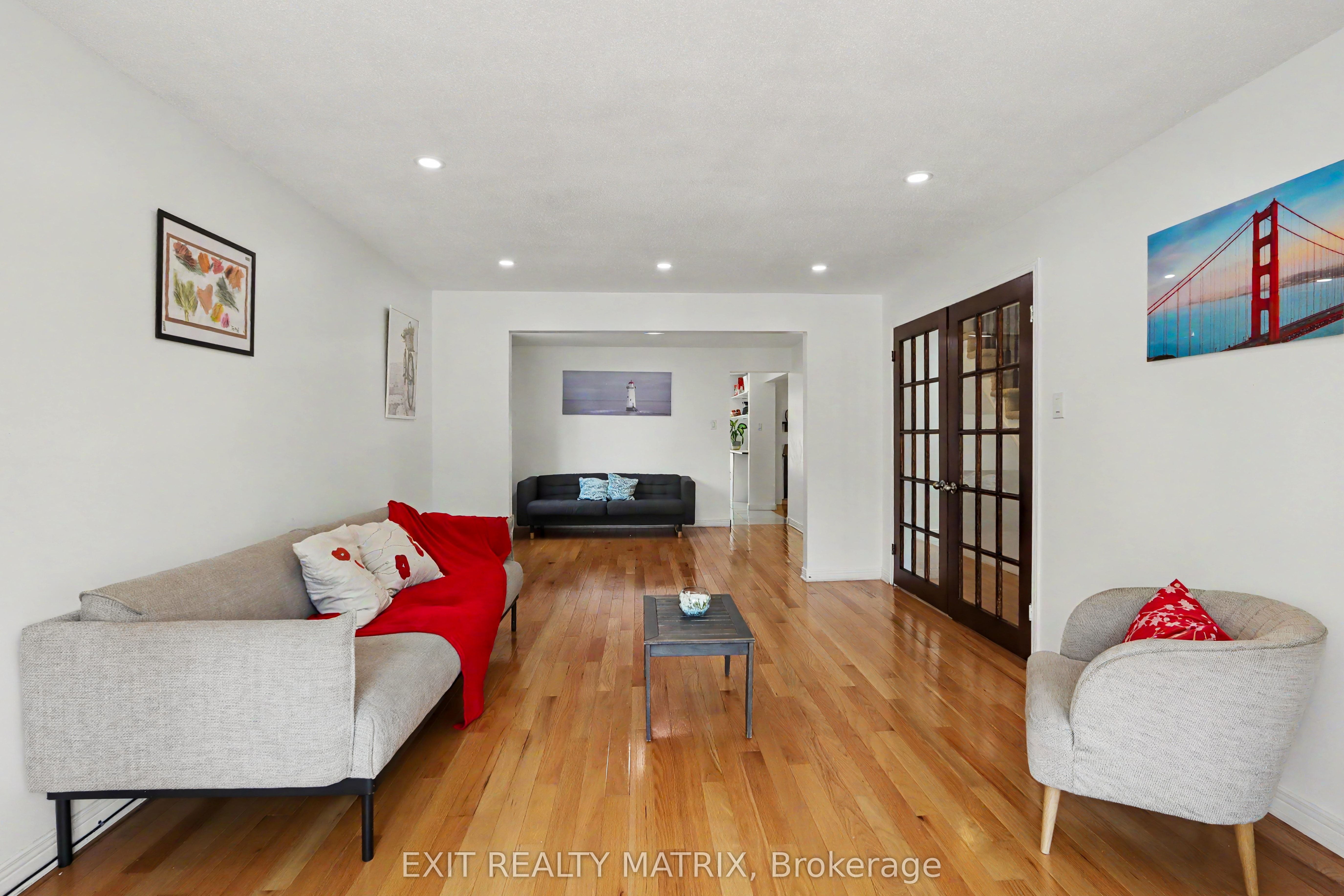 383 Viewmount Drive, Cityview - Parkwoods Hills - Rideau Shore, ON K2E 7R9 photo 4