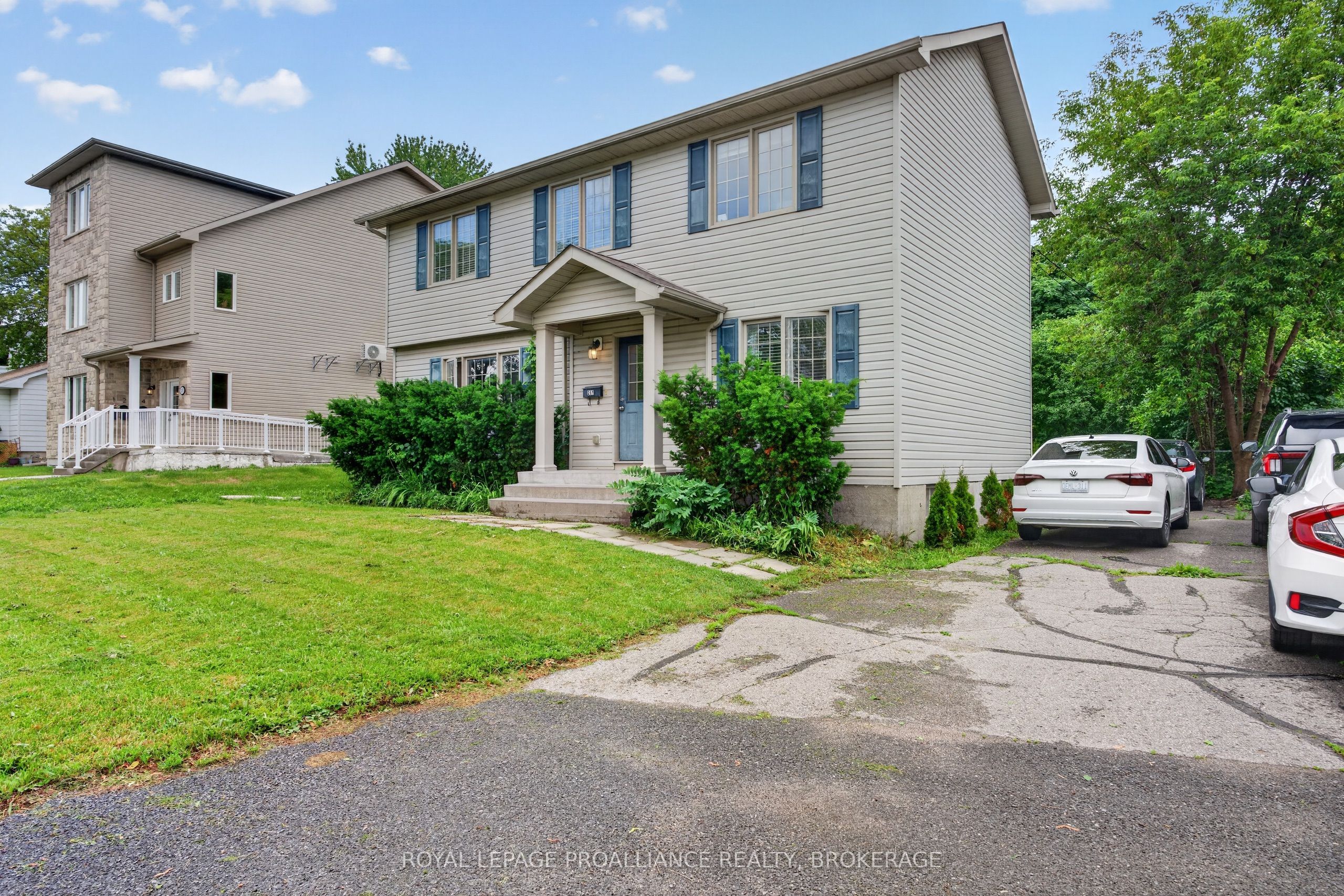 251 Yonge Street, Kingston, ON K7M 1G2 photo 2