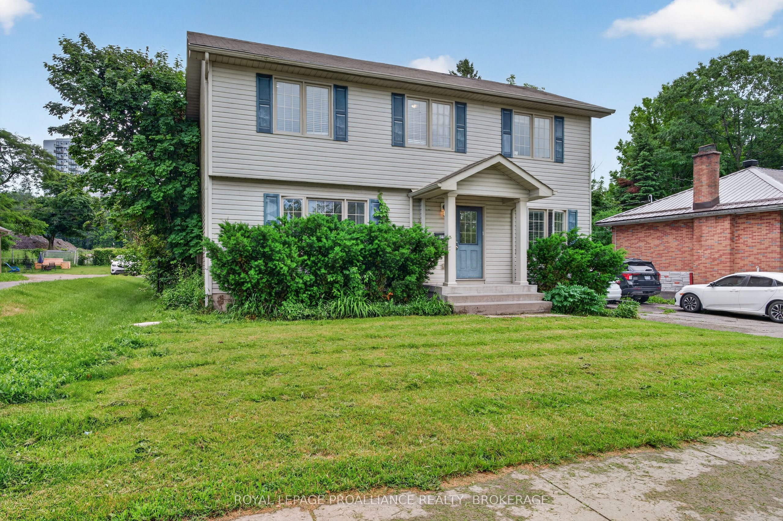 251 Yonge Street, Kingston, ON K7M 1G2 photo 3