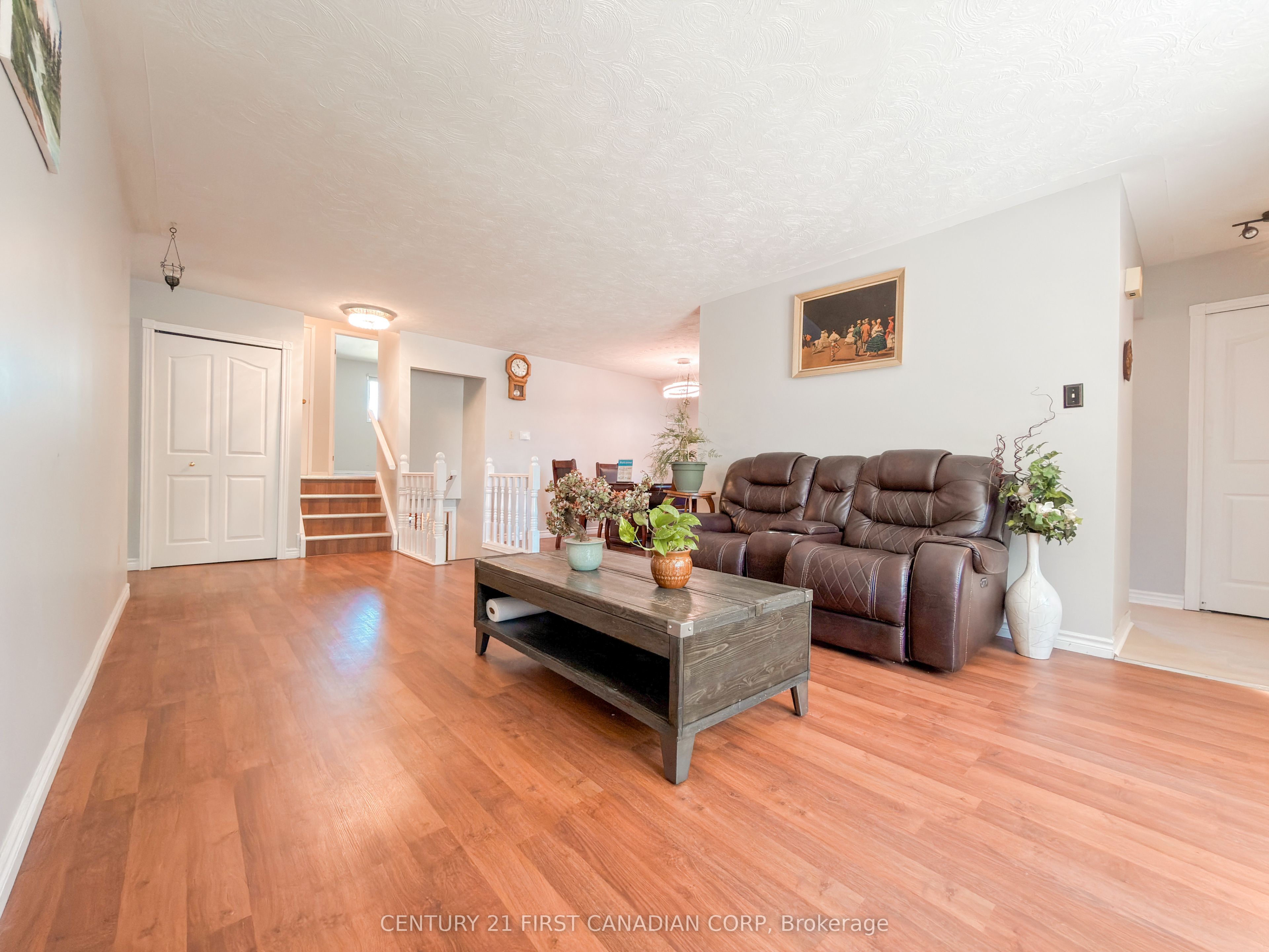 8 Poplar Crescent, London South, ON N6E 2N4 photo 3