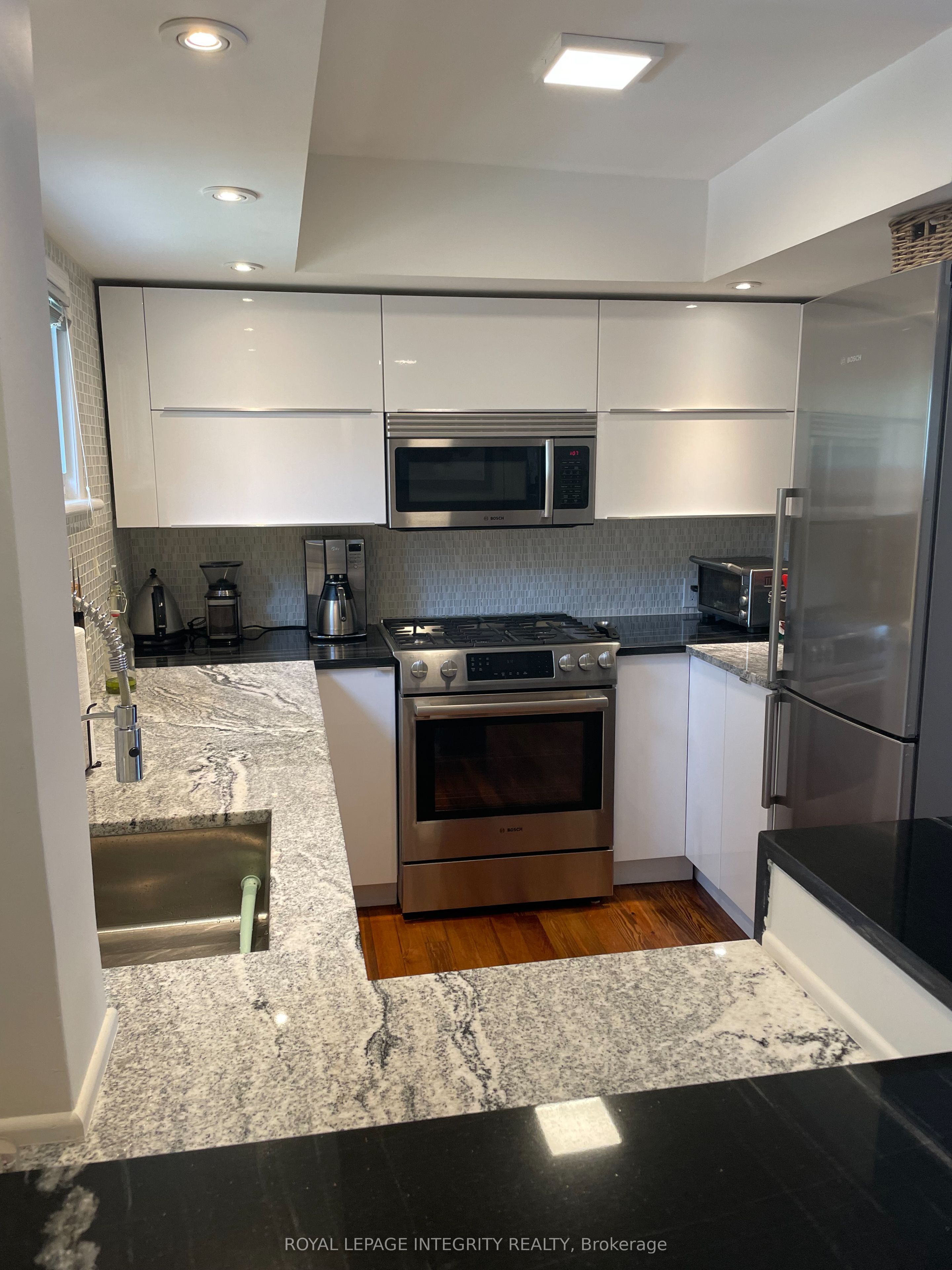 9 Holmwood Avenue, Glebe - Ottawa East and Area, ON K1S 2N9 photo 3