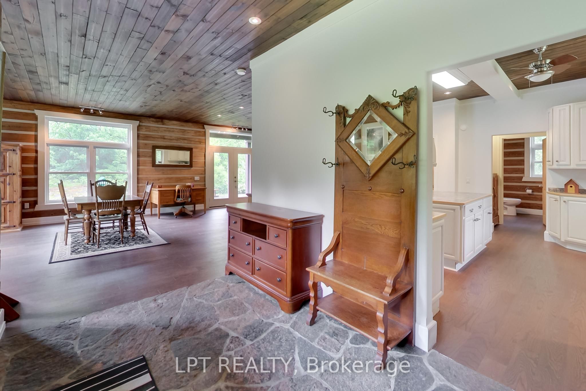 1039 Ben Lake Road E, Gravenhurst, ON P1P 1R3 photo 5