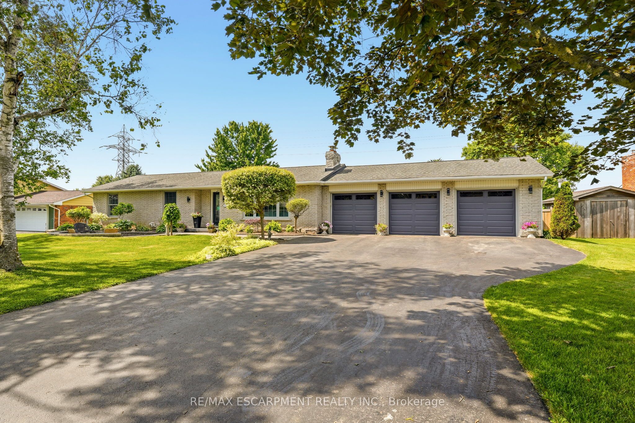 18 Fireside Drive, Hamilton, ON L8N 2Z7 photo 2