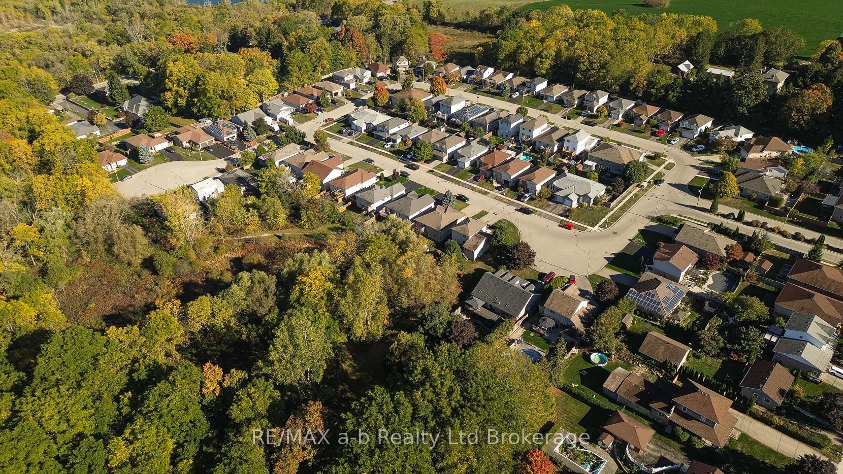 11 Cornish Crescent, Ingersoll, ON N5C 4C9 photo 2