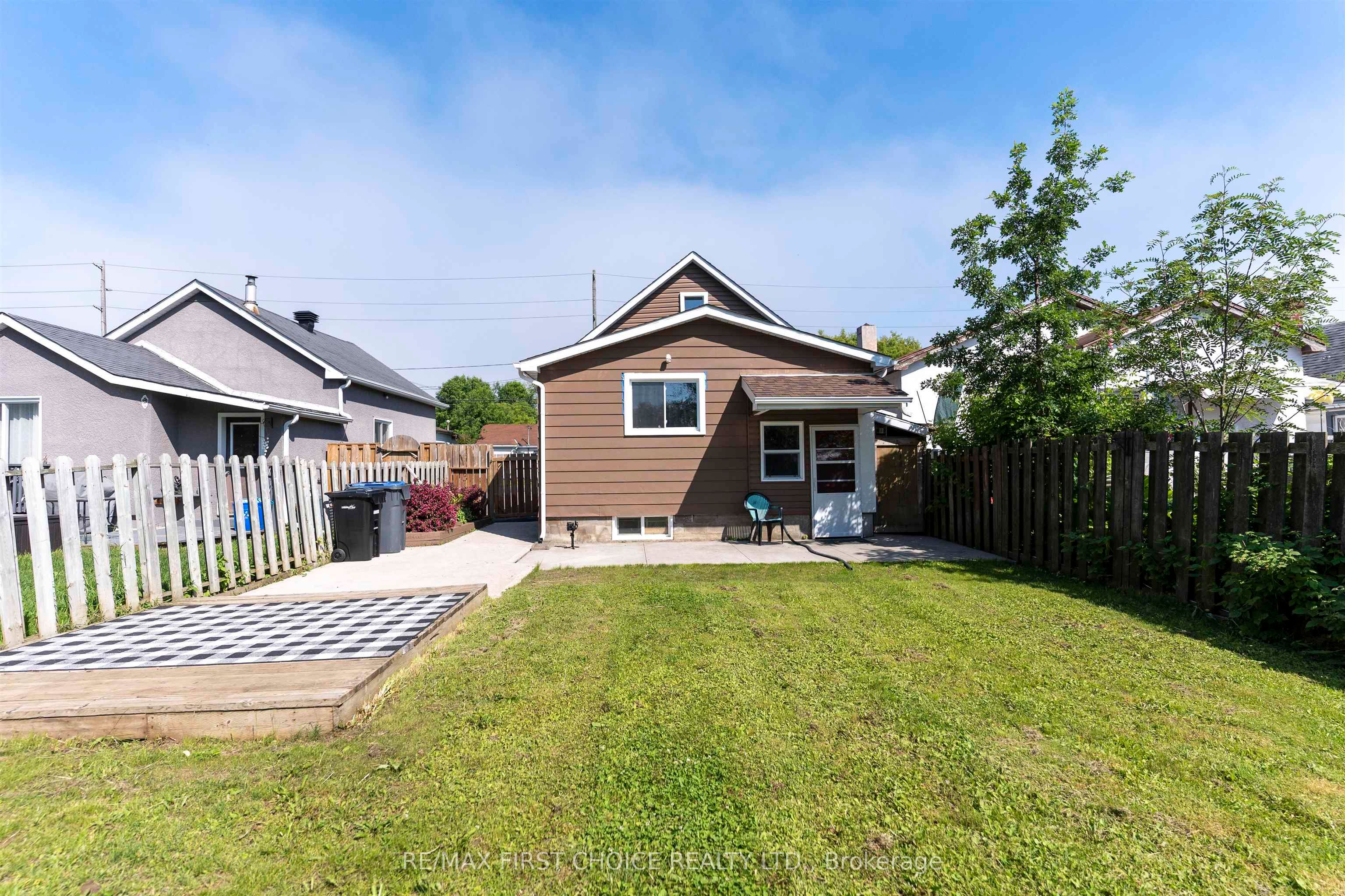 124 Empress Avenue S, Thunder Bay, ON P7B 4N5 photo 2