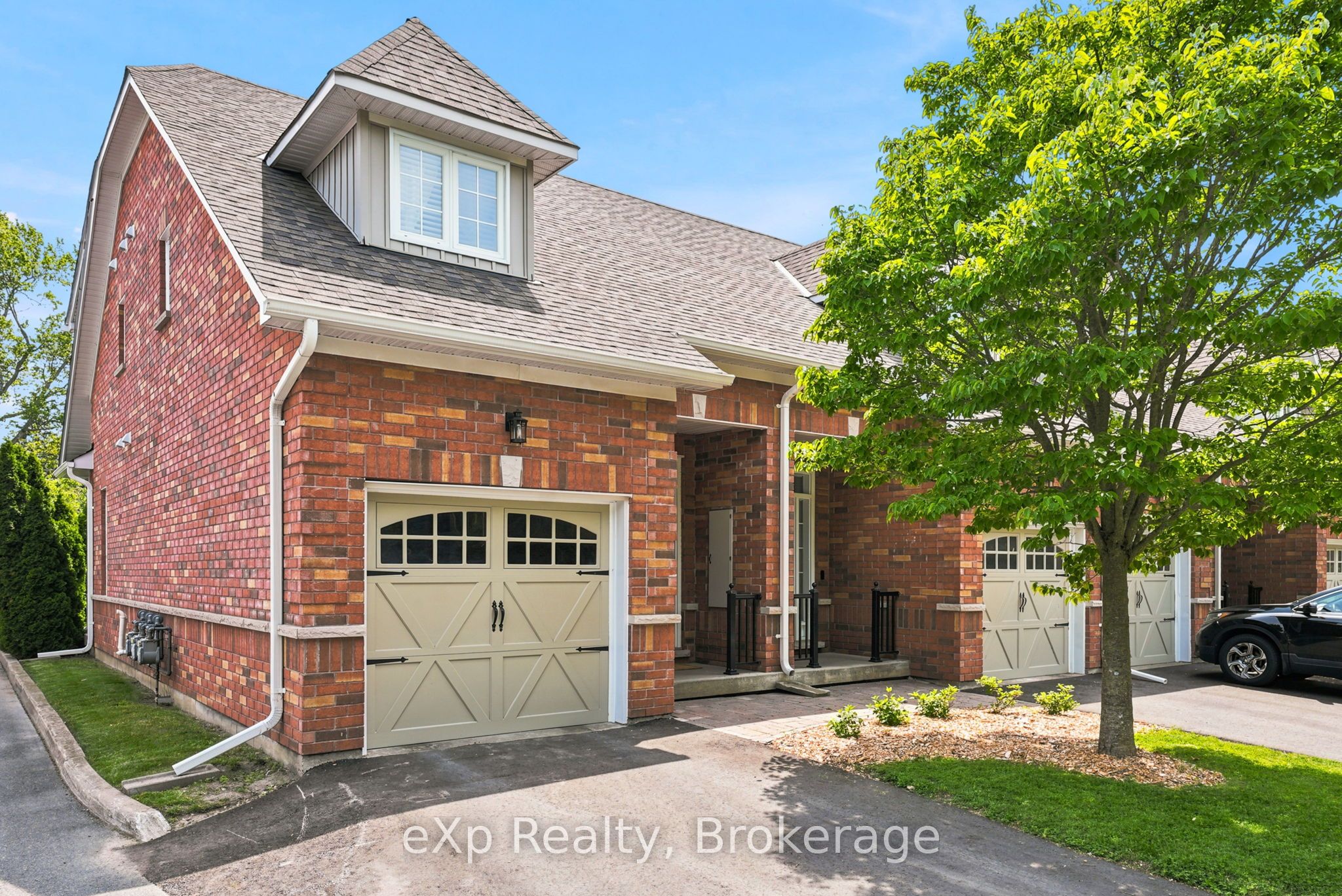 300 D'Arcy Street 106, Cobourg, ON K9A 0A2 photo 2