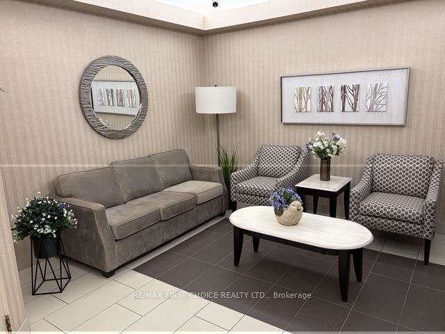 253 Pioneer Drive 208, Thunder Bay, ON P7G 1C1 photo 2