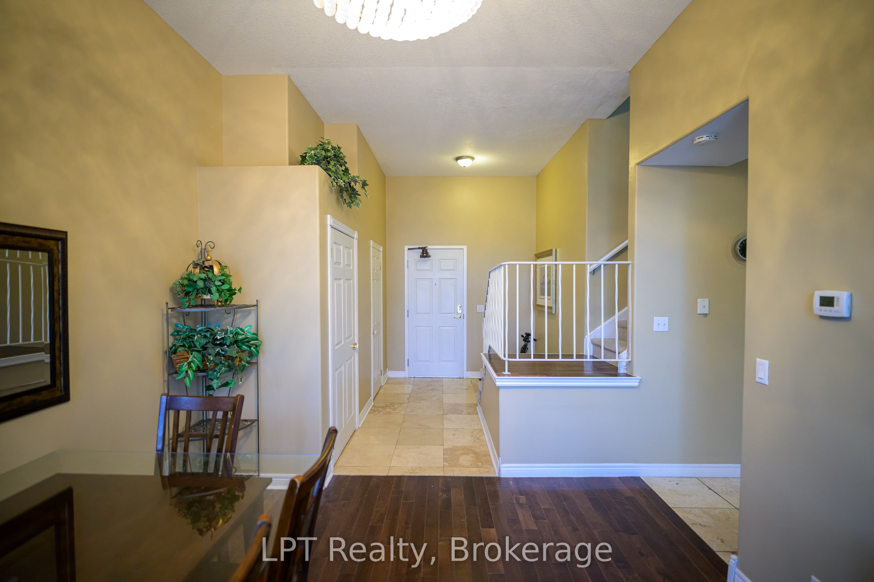 317 Queen Street 302, Chatham-Kent, ON N7M 2H7 photo 4
