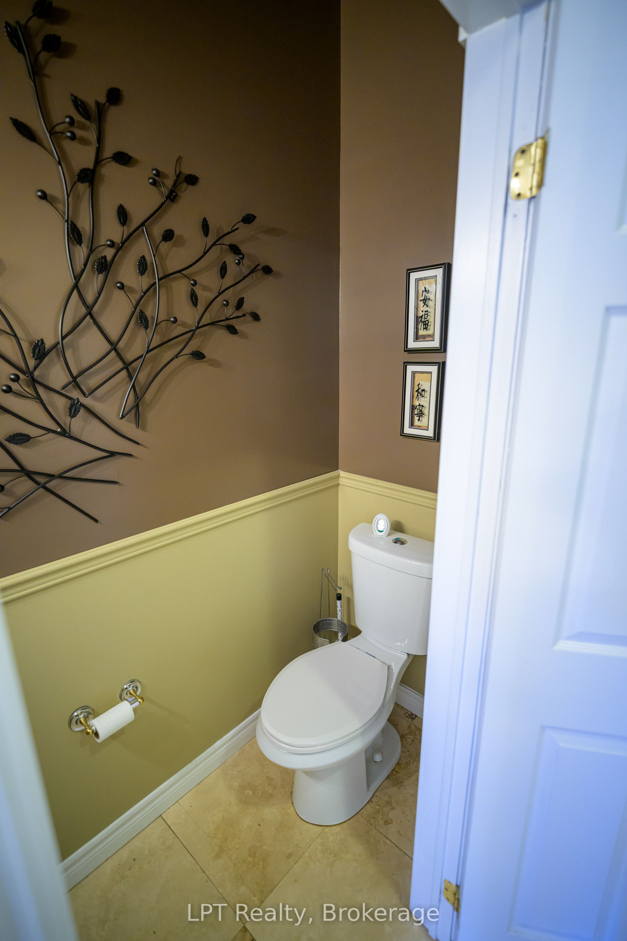 317 Queen Street 302, Chatham-Kent, ON N7M 2H7 photo 5