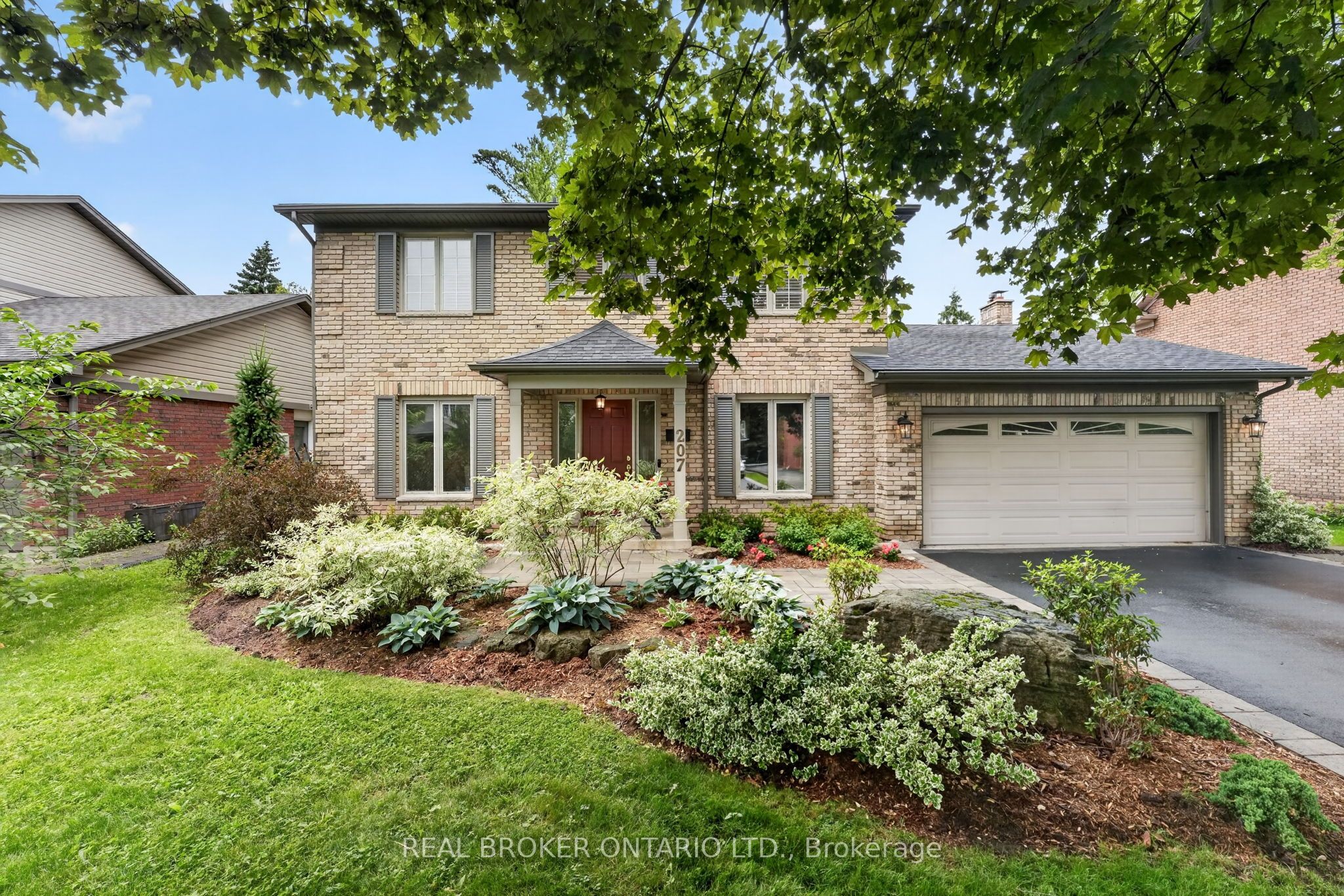 207 Longfield Crescent, Hamilton, ON L9G 3W4 photo 2