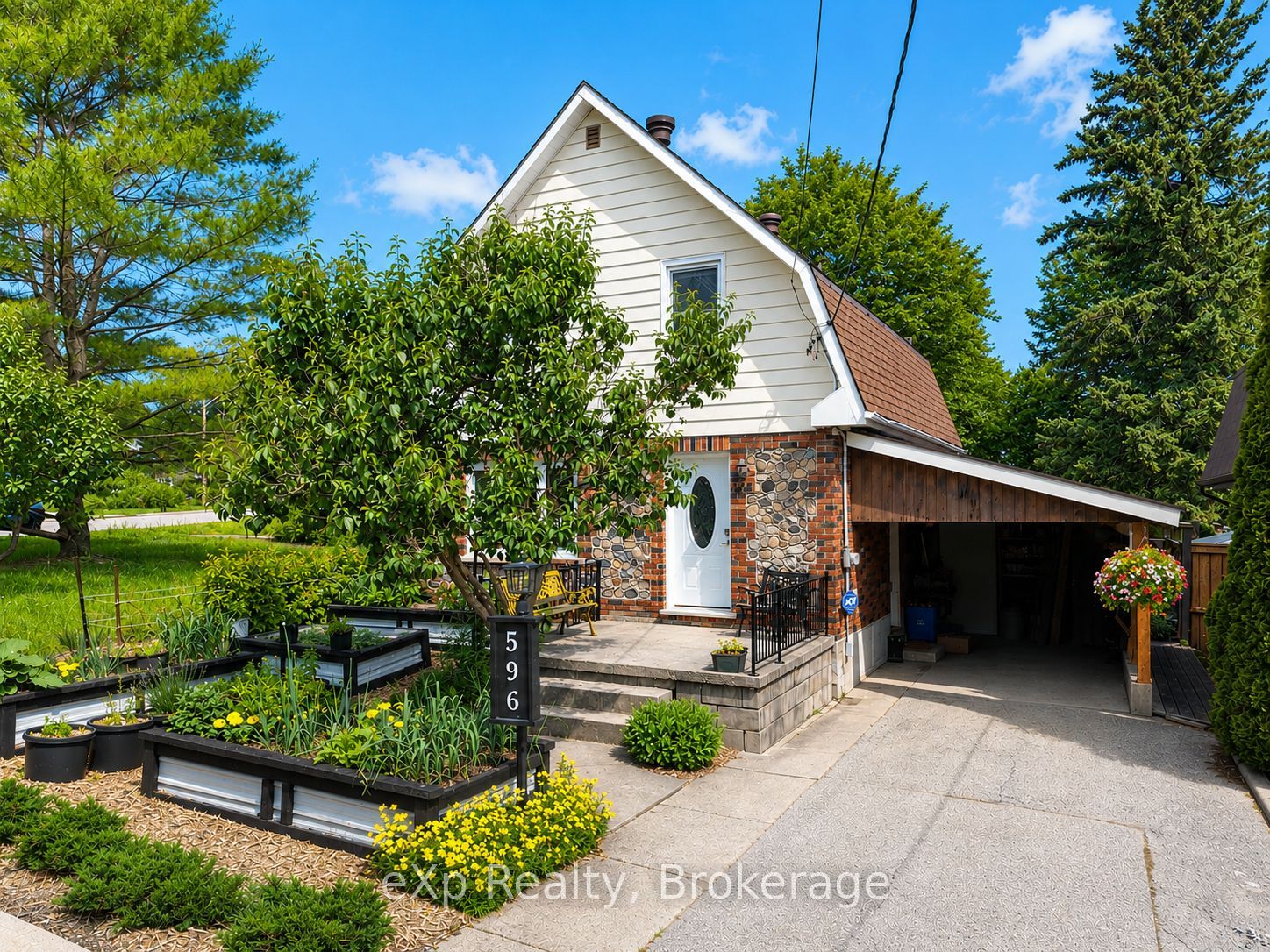 596 13th A Street W, Owen Sound, ON N4K 3X4 photo 2