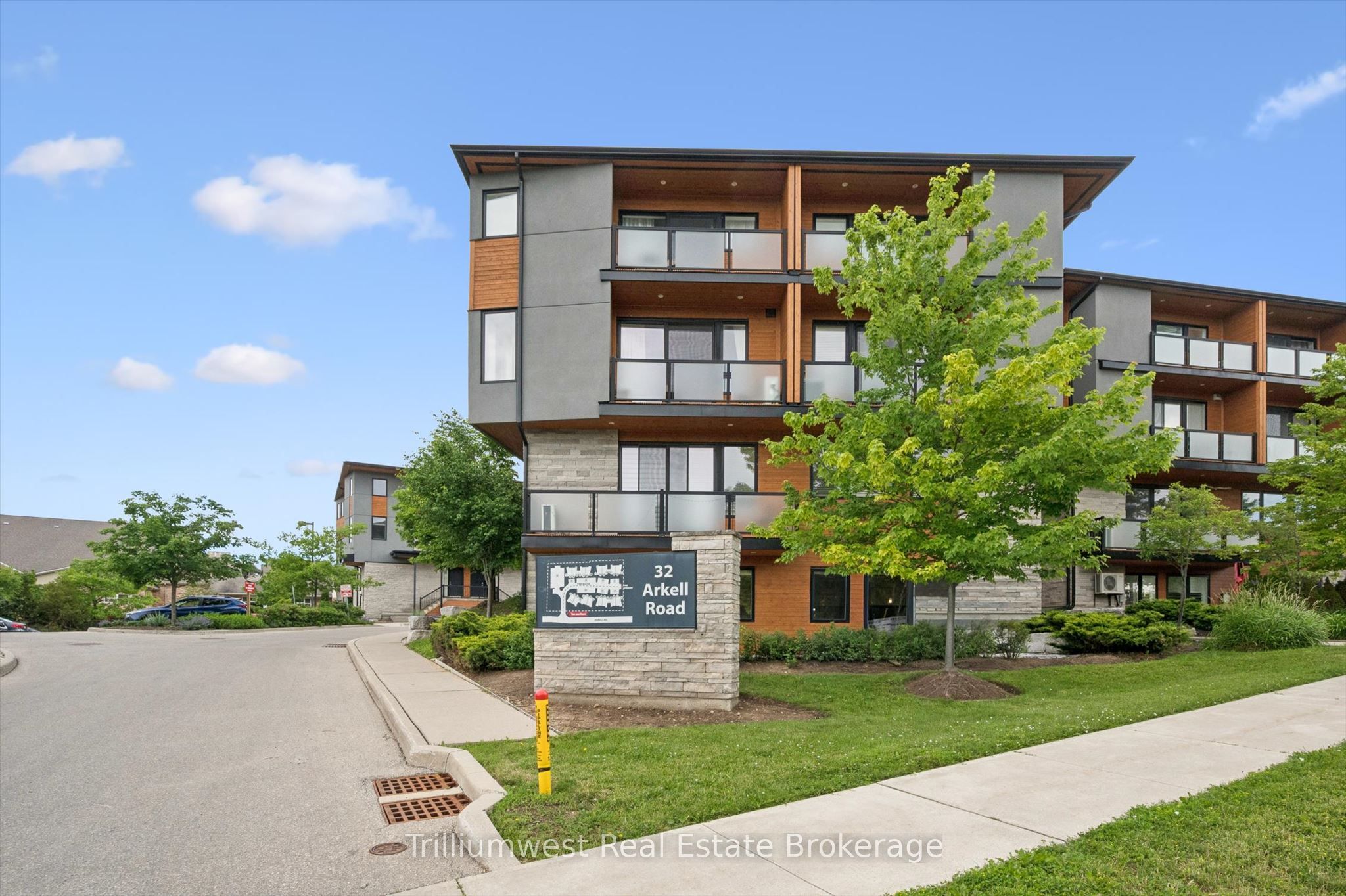 32 Arkell Road 9, Guelph, ON N1L 1G8