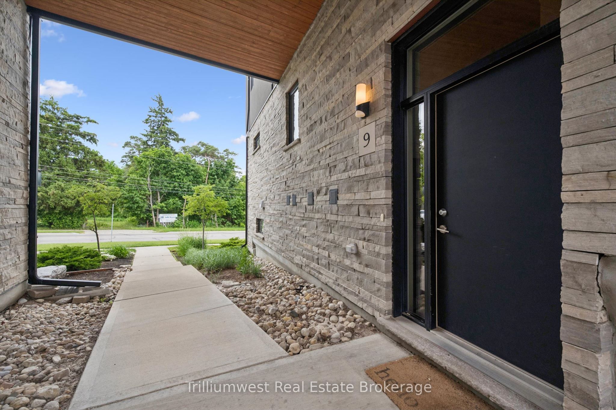 32 Arkell Road 9, Guelph, ON N1L 1G8 photo 3