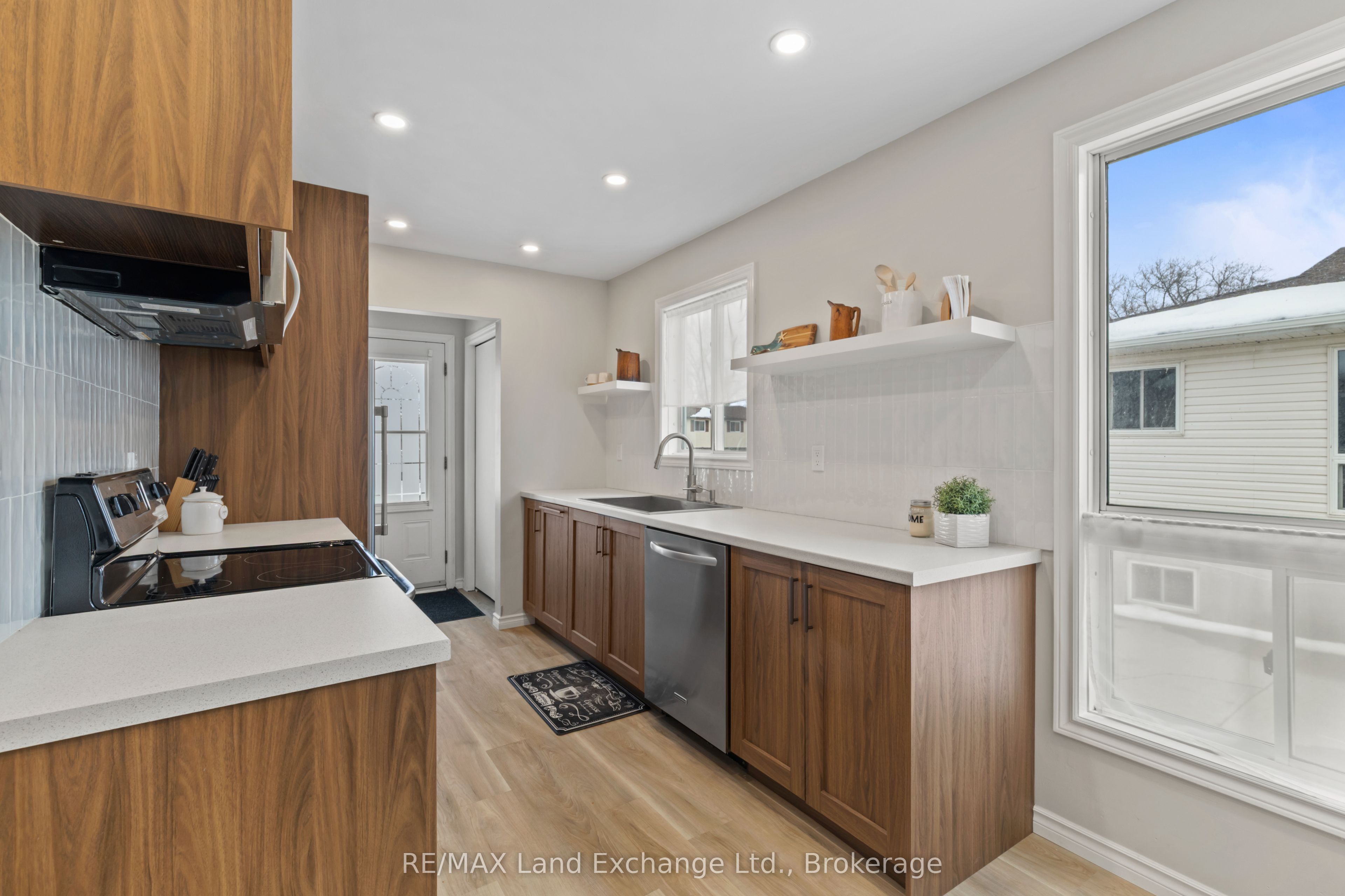 283 Bricker Street, Saugeen Shores, ON N0H 2C1 photo 5