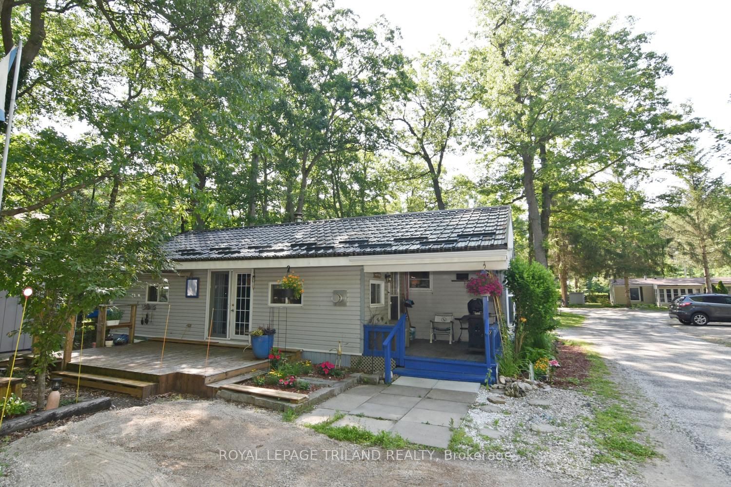 9910 Northville Crescent B11, Lambton Shores, ON N0M 2N0 photo 2