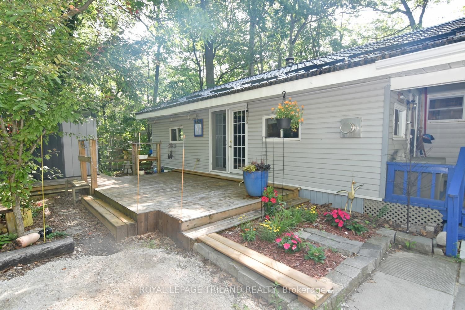 9910 Northville Crescent B11, Lambton Shores, ON N0M 2N0 photo 3