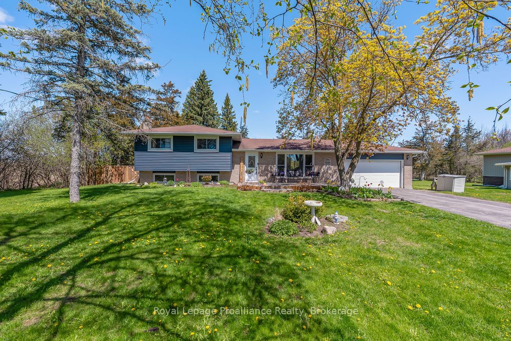 202 Huntingwood Drive, Quinte West, ON K8N 4Z5