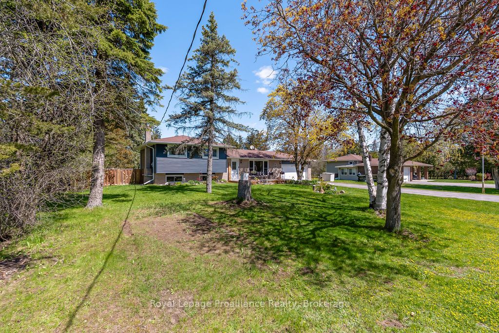 202 Huntingwood Drive, Quinte West, ON K8N 4Z5 photo 2