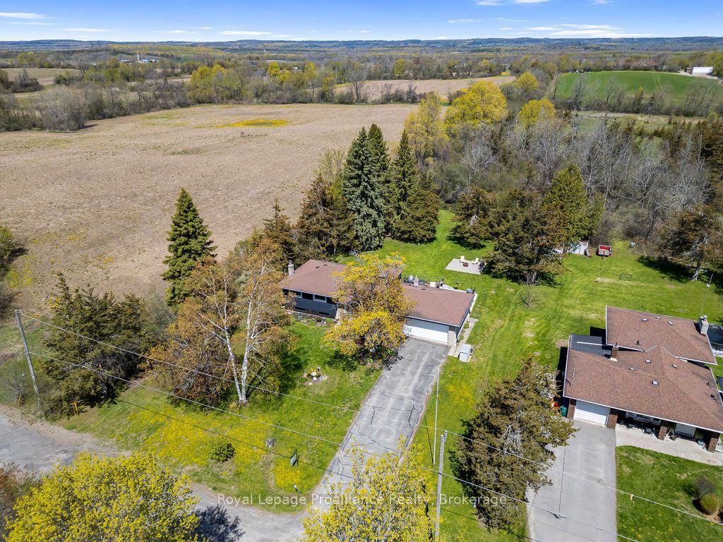 202 Huntingwood Drive, Quinte West, ON K8N 4Z5 photo 5