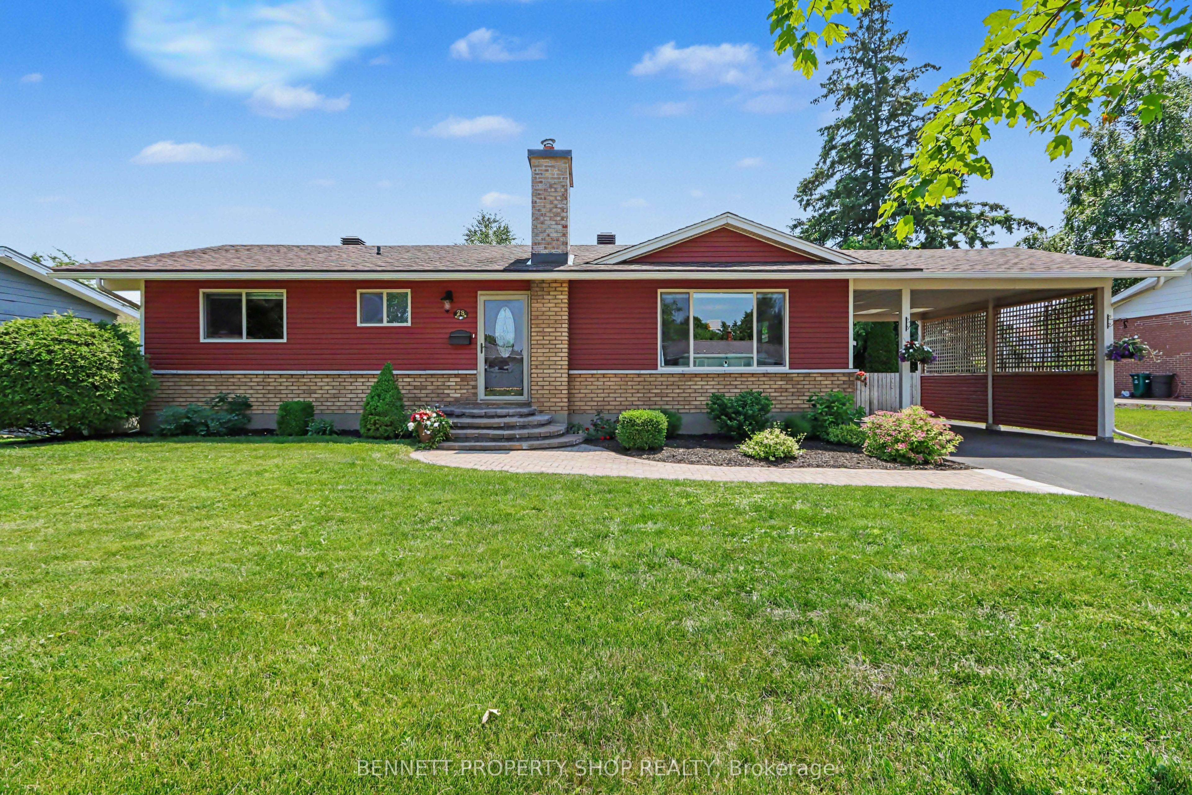 28 Majestic Drive, South of Baseline to Knoxdale, ON K2G 1C7