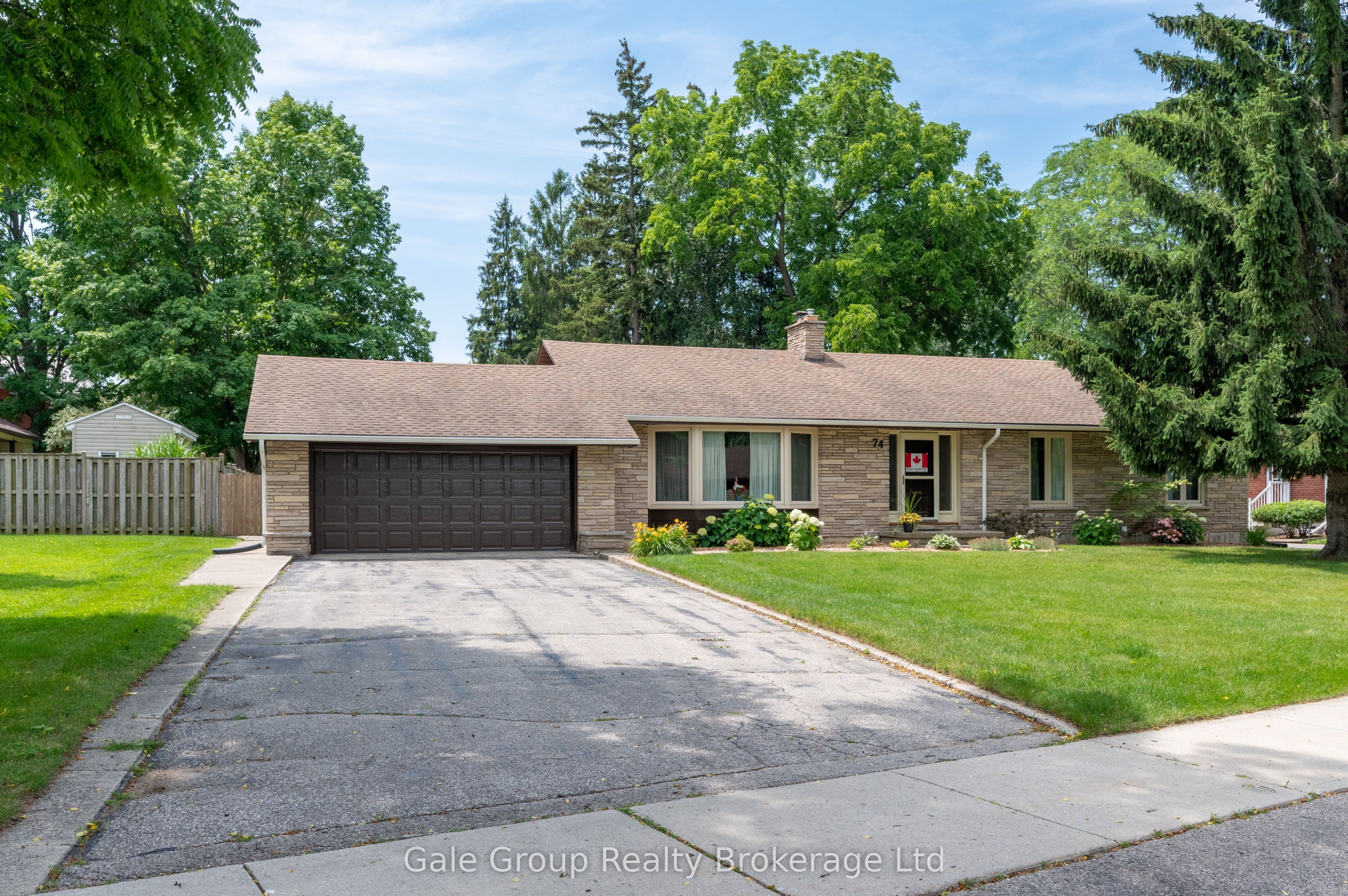 74 Pine Street W, Aylmer, ON N5H 1P3 photo 2
