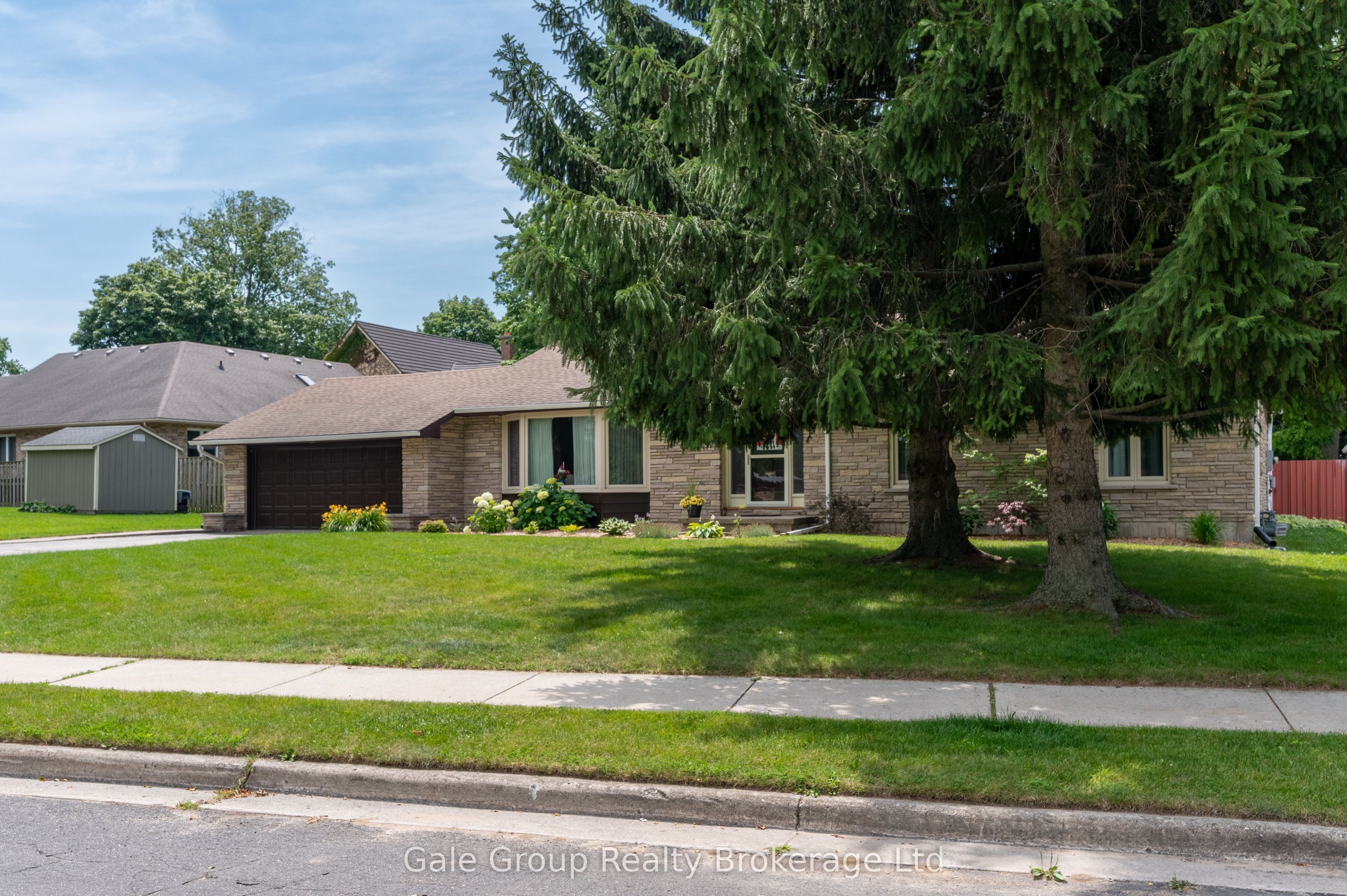 74 Pine Street W, Aylmer, ON N5H 1P3 photo 3