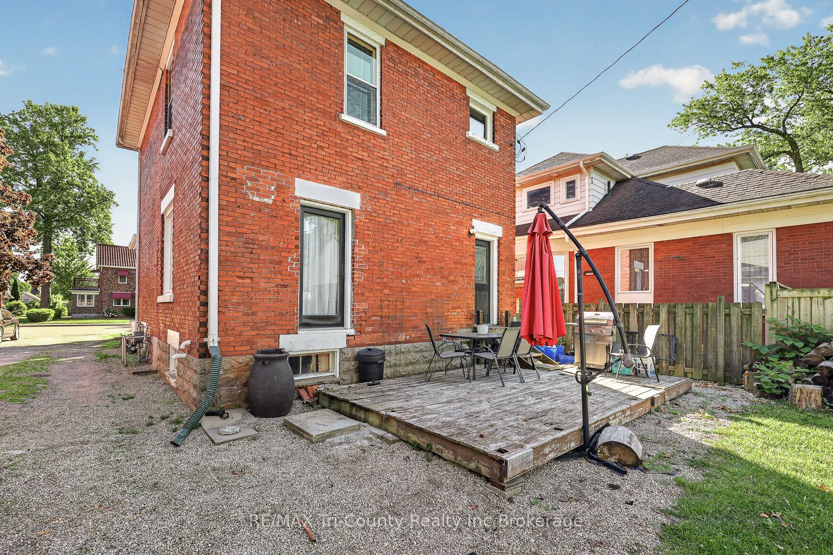 335 Broadway Street, Tillsonburg, ON N4G 3S4 photo 3
