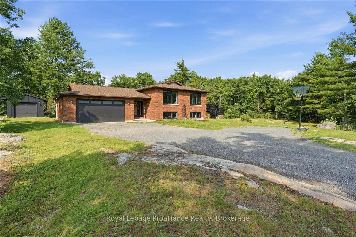 10389 Highway 41, Addington Highlands, ON K0H 1Z0 photo 2