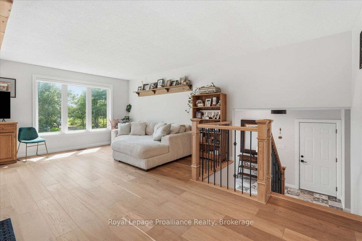 10389 Highway 41, Addington Highlands, ON K0H 1Z0 photo 5