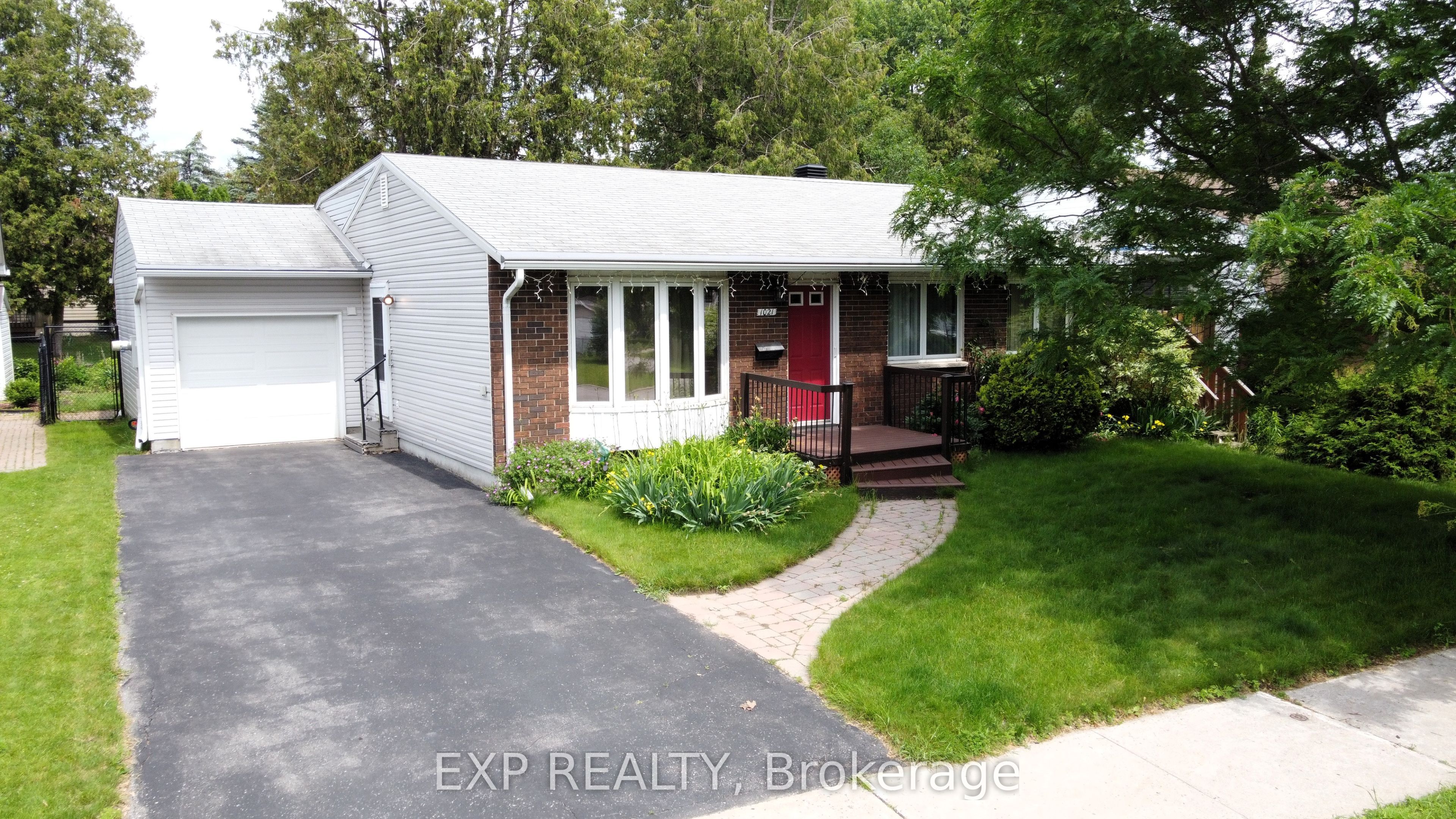 1021 Cadboro Road, Cyrville - Carson Grove - Pineview, ON K1J 8C8 photo 2