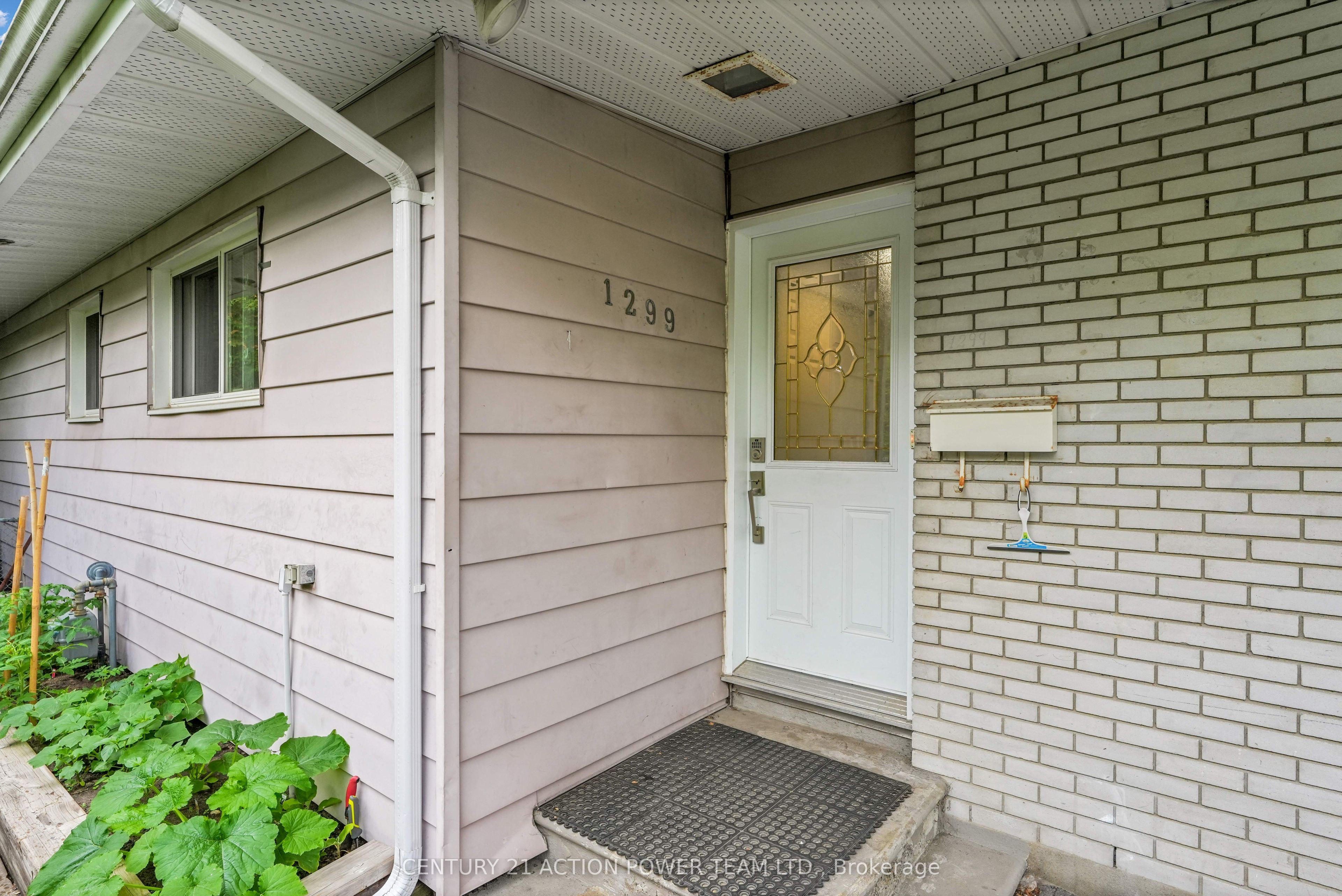 1299 Meadowlands Drive E, Cityview - Parkwoods Hills - Rideau Shore, ON K2E 6K4 photo 2