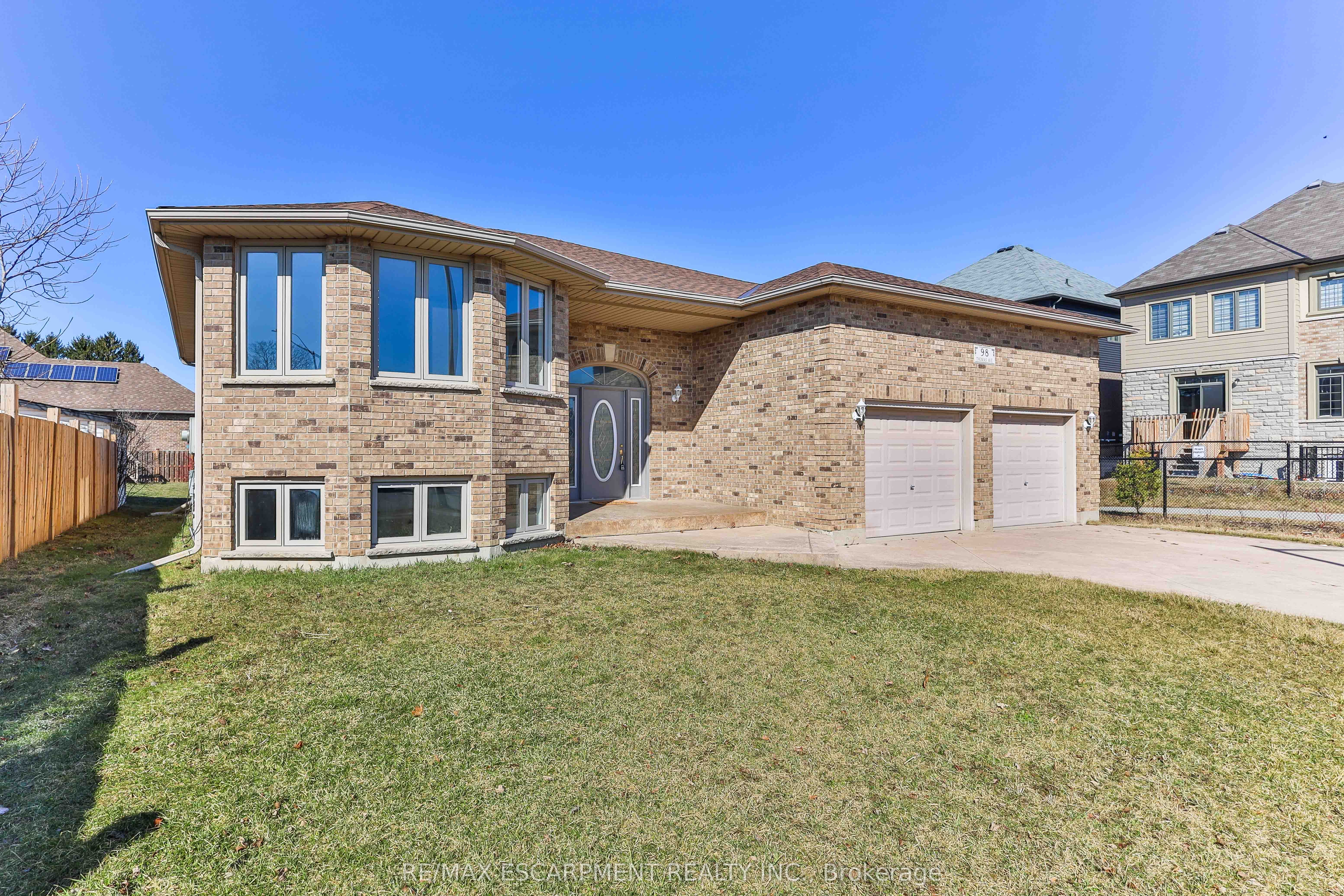 98 THOMAS Avenue, Brantford, ON N3S 7V4 photo 3