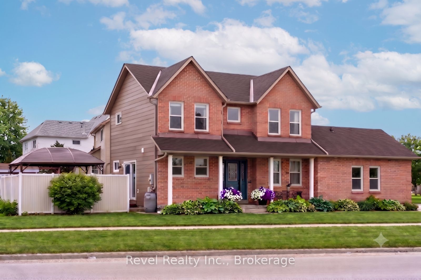 284 Victoria Avenue N, Kawartha Lakes, ON K9V 6A8 photo 3