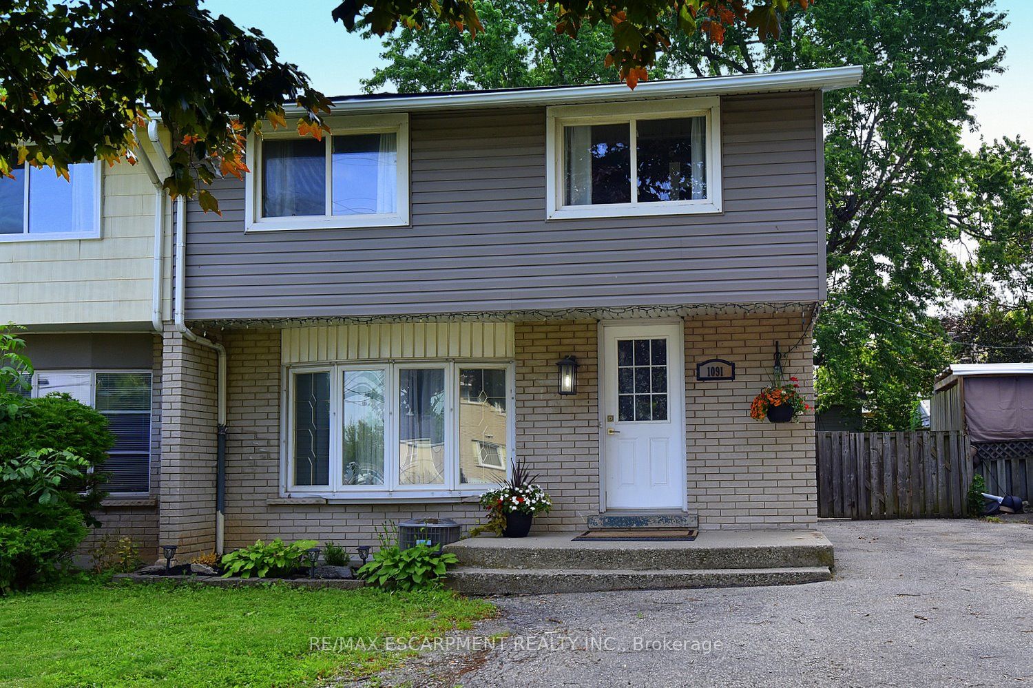 1091 Upper Wellington Street, Hamilton, ON L9A 3S5 photo 3