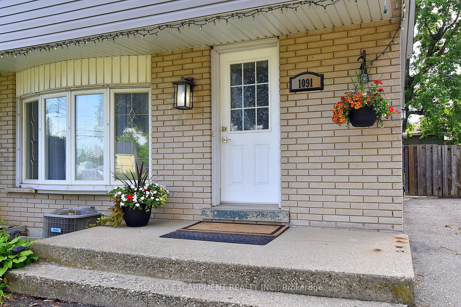 1091 Upper Wellington Street, Hamilton, ON L9A 3S5 photo 4