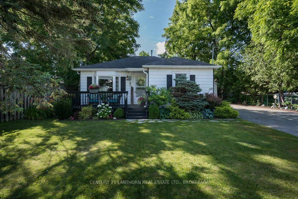 240 Thomas Street W, Greater Napanee, ON K7R 2H9
