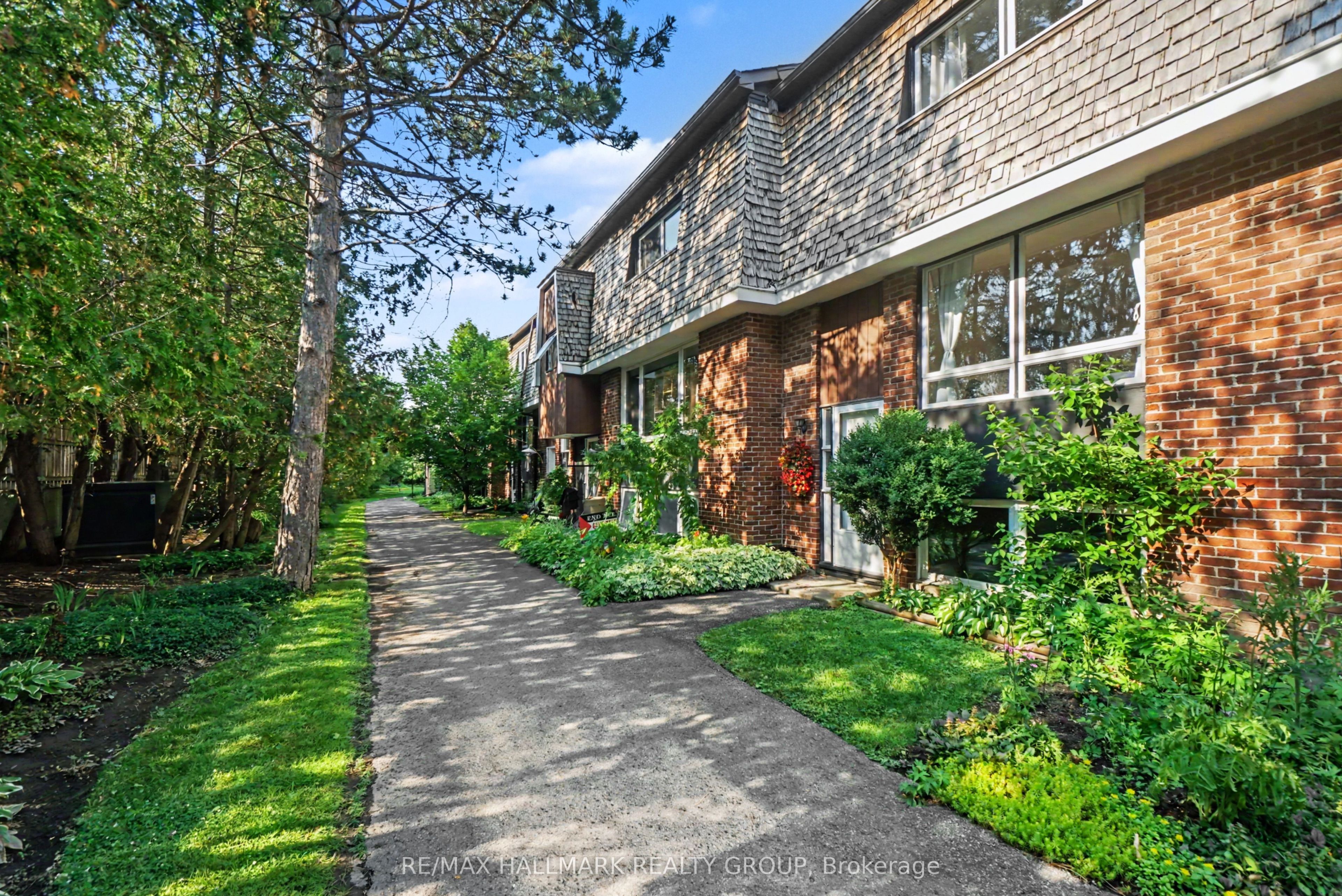 763B Ridgewood Avenue, Billings Bridge - Riverside Park and Area, ON K1V 6M8 photo 4