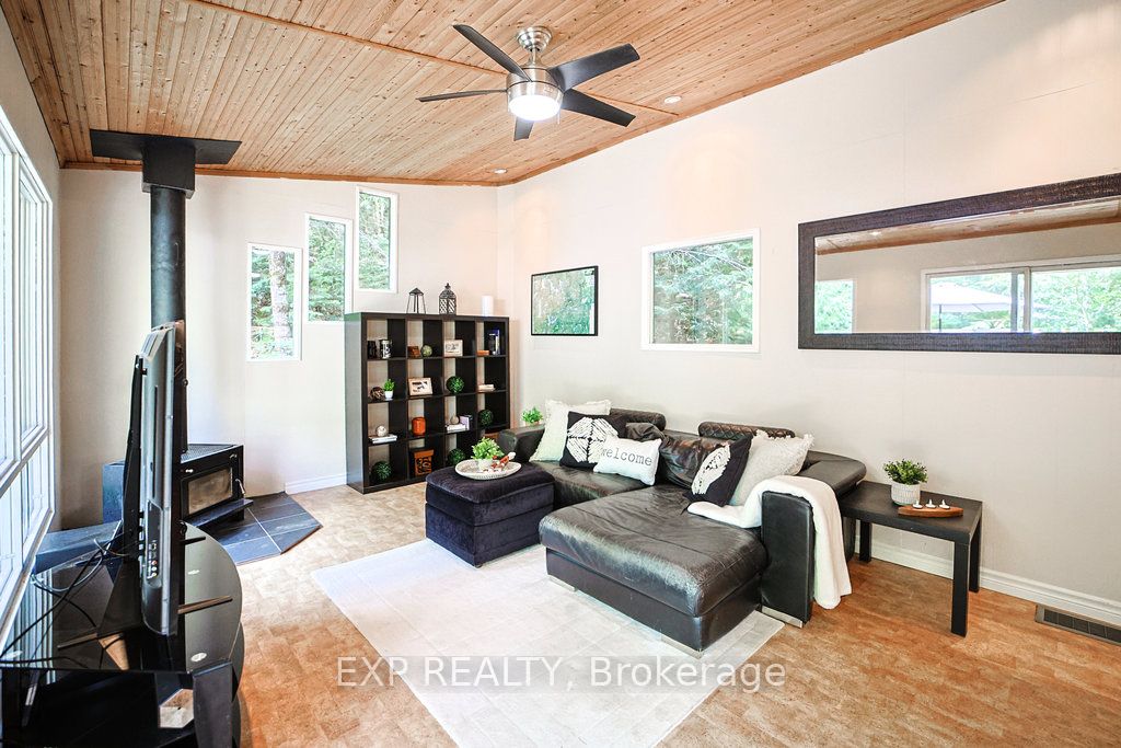 565 West Diamond Lake Road, Hastings Highlands, ON K0L 2A0 photo 5