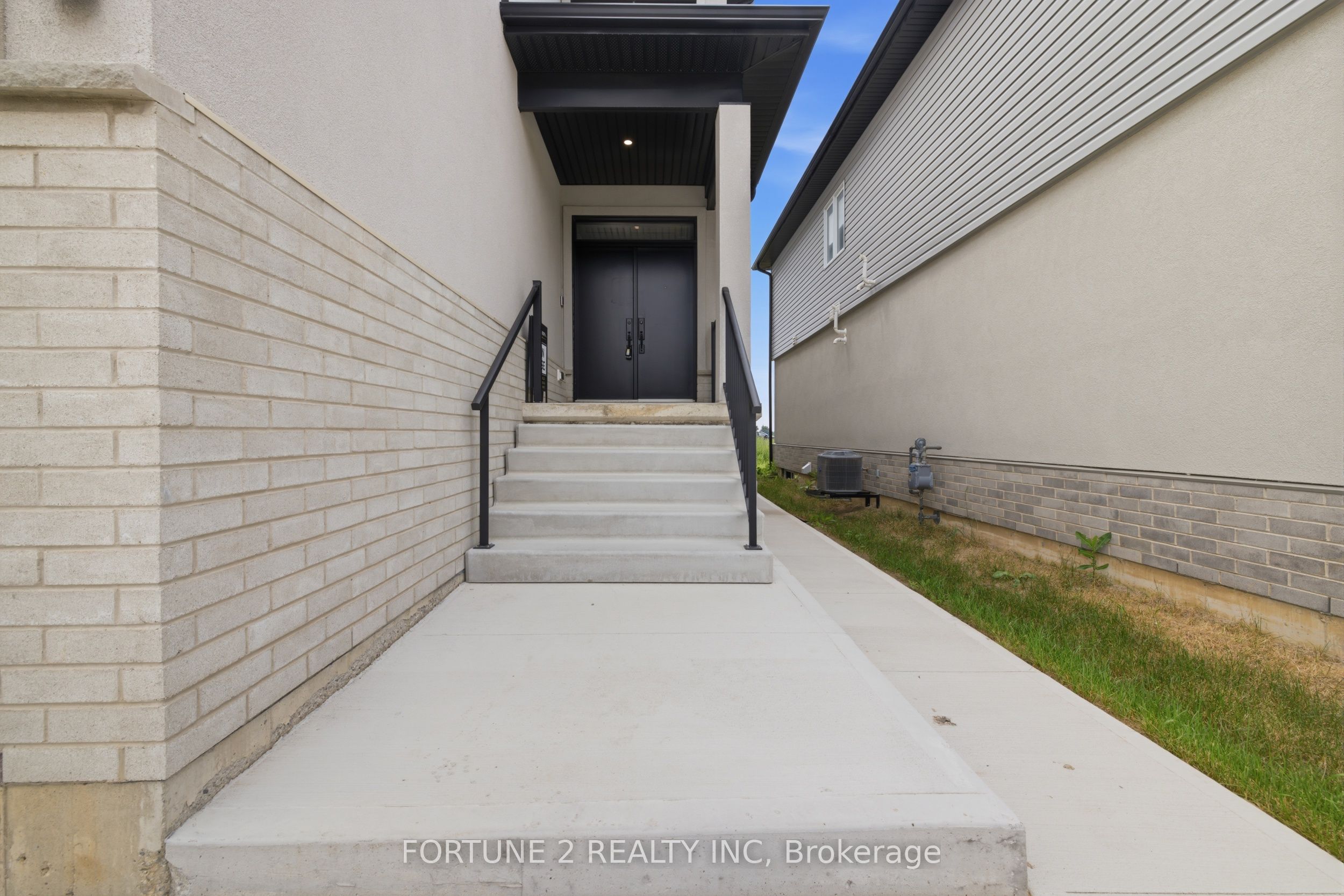 1143 Hobbs Drive, London South, ON N6M 0M1 photo 3