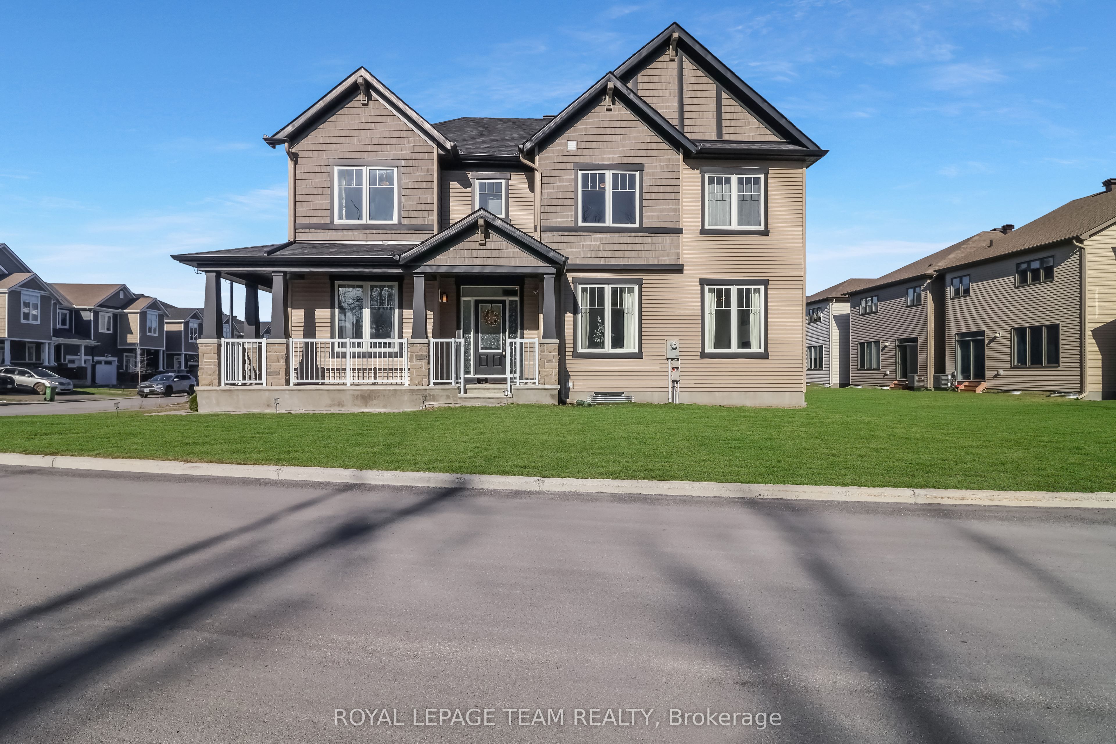 647 Cygnus Street, Barrhaven, ON K2J 7A9