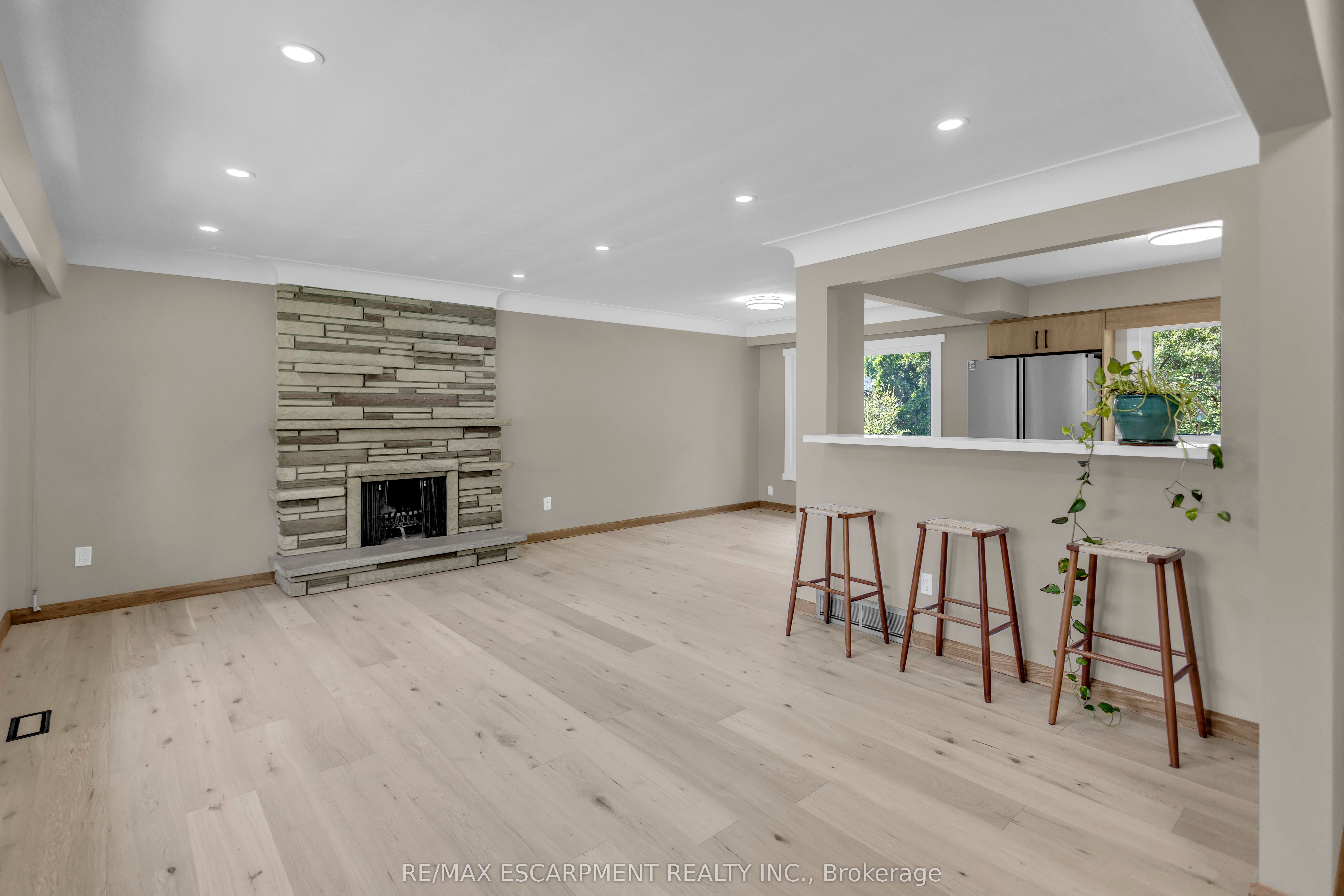 626 Iroquois Avenue, Hamilton, ON L9G 3B4 photo 5