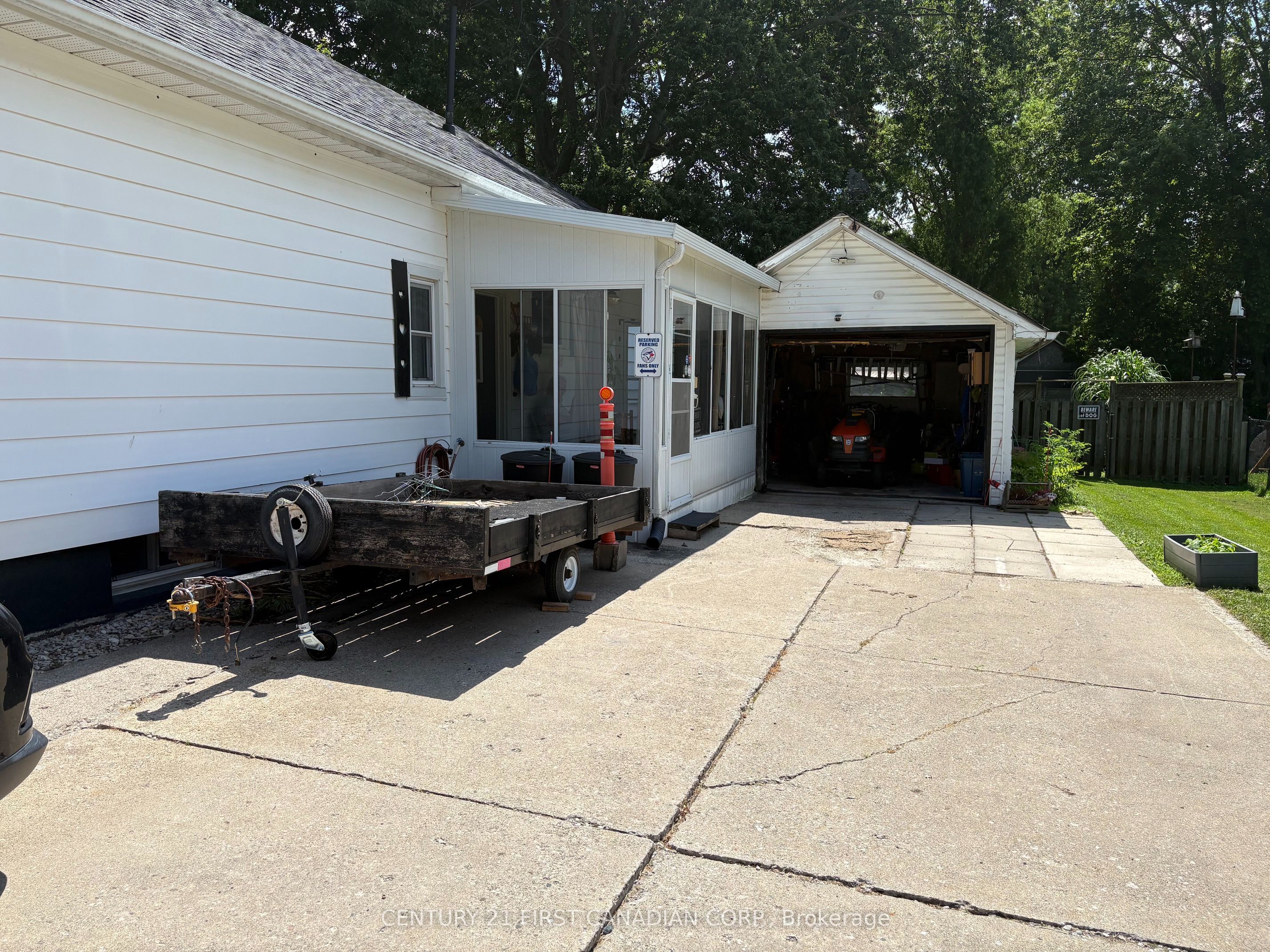 142 Frederic Street W, West Elgin, ON N0L 2P0 photo 3
