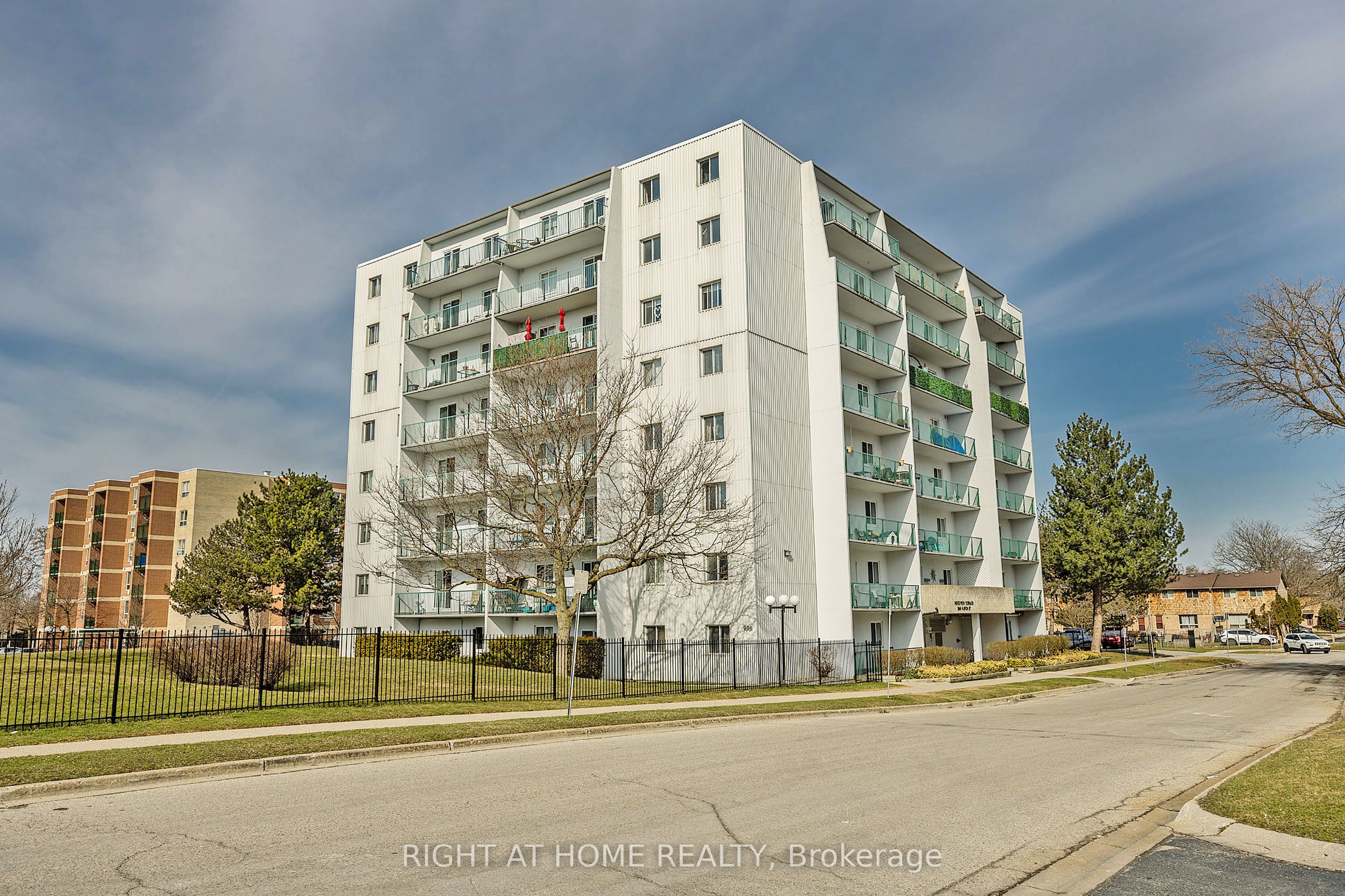 986 Huron Street 701, London East, ON N5Y 5E4 photo 2