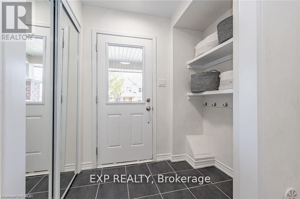 8 Stratus Street, Kitchener, ON N2R 0K6 photo 3