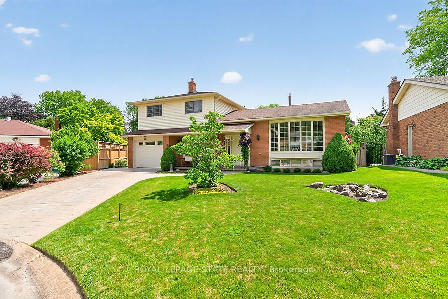 7 Elizabeth Court, Hamilton, ON L8S 2P5 photo 3